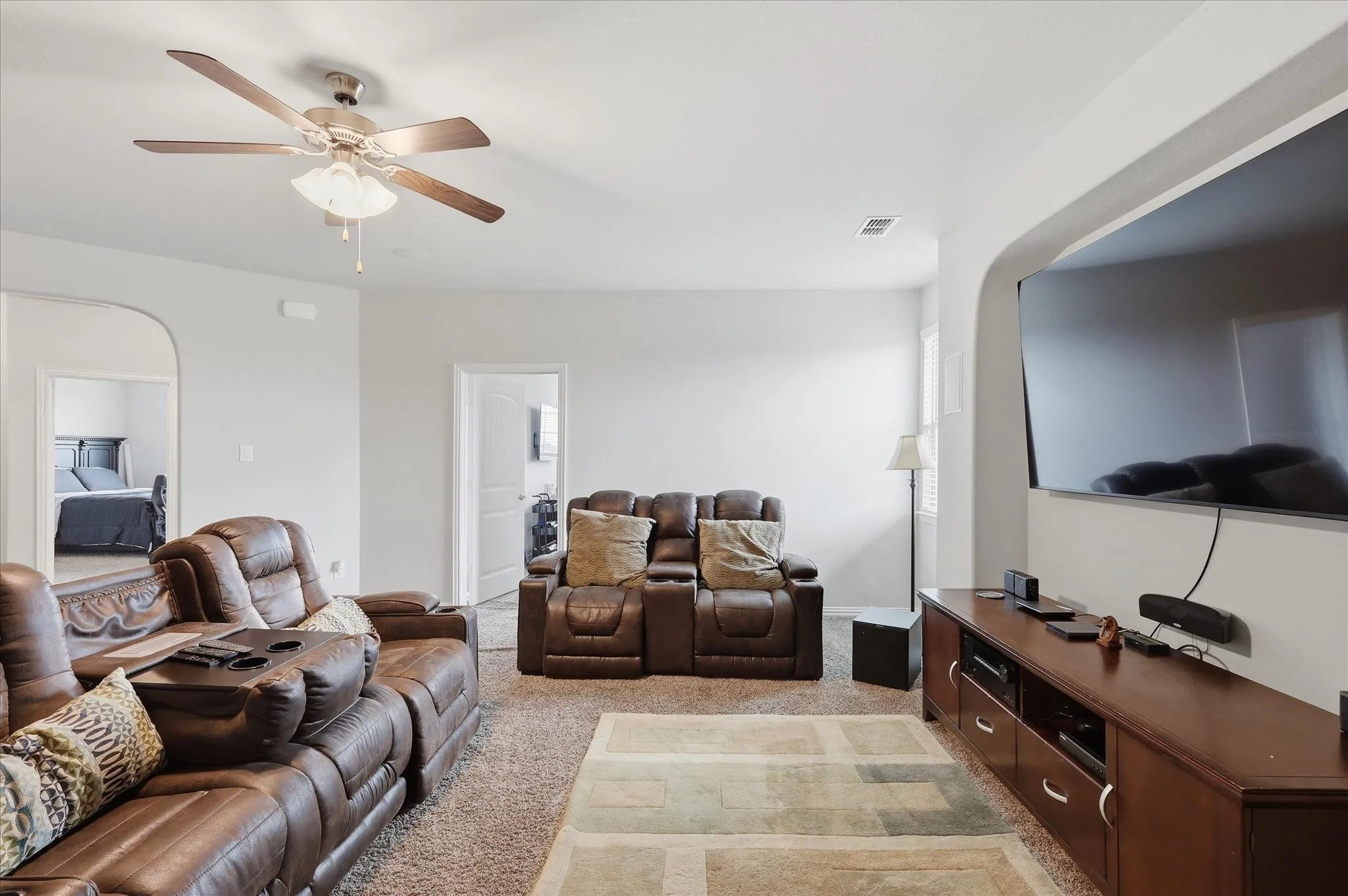 Single Family Residence For Sale in Ellis County , 3033 Charing Cross Road, Midlothian, Texas 76065, 5 Bedroom, 4 Bathroom, 3 Garage spaces, 3,427 Sqft, built in 2017, mls#21330628, Real Estate Agent in Midlothian, Homes For Sale in Ellis county, Homes For Sale in Midlothian, Realtor in Midlothian Texas, Real Estate Brokerage Independent Realty Texas, Luminita Cordes Realtor