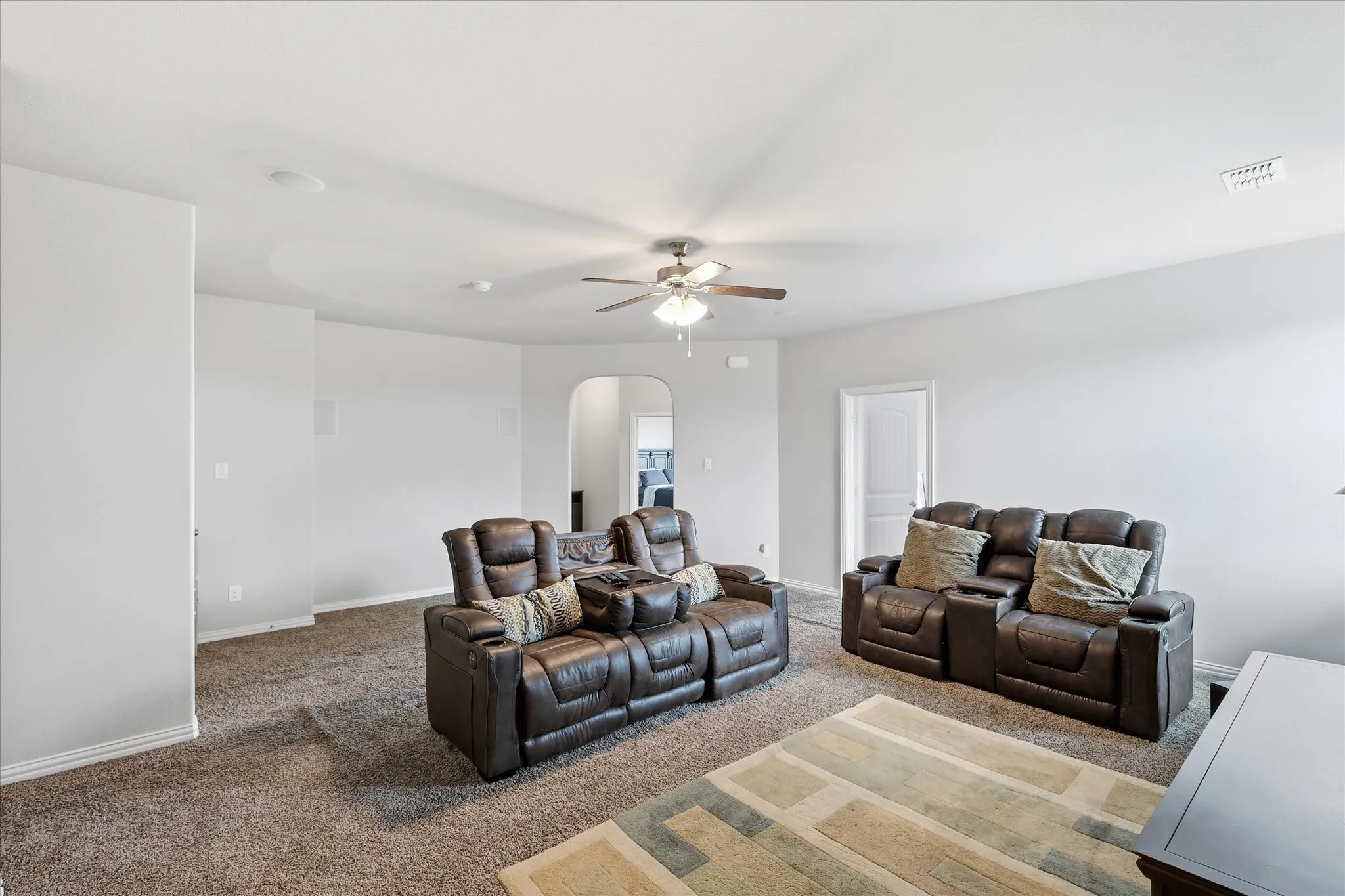 Single Family Residence For Sale in Ellis County , 3033 Charing Cross Road, Midlothian, Texas 76065, 5 Bedroom, 4 Bathroom, 3 Garage spaces, 3,427 Sqft, built in 2017, mls#21330628, Real Estate Agent in Midlothian, Homes For Sale in Ellis county, Homes For Sale in Midlothian, Realtor in Midlothian Texas, Real Estate Brokerage Independent Realty Texas, Luminita Cordes Realtor