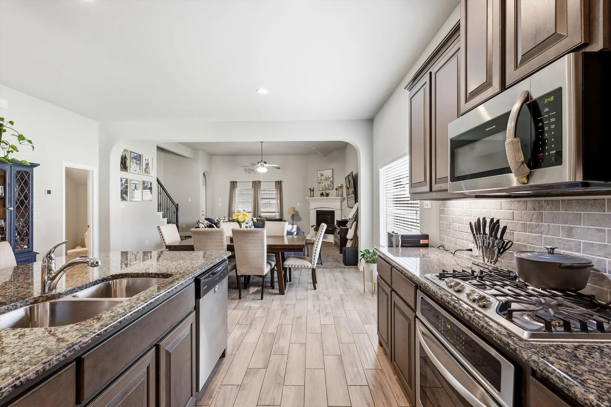 Single Family Residence For Sale in Ellis County , 3033 Charing Cross Road, Midlothian, Texas 76065, 5 Bedroom, 4 Bathroom, 3 Garage spaces, 3,427 Sqft, built in 2017, mls#21330628, Real Estate Agent in Midlothian, Homes For Sale in Ellis county, Homes For Sale in Midlothian, Realtor in Midlothian Texas, Real Estate Brokerage Independent Realty Texas, Luminita Cordes Realtor