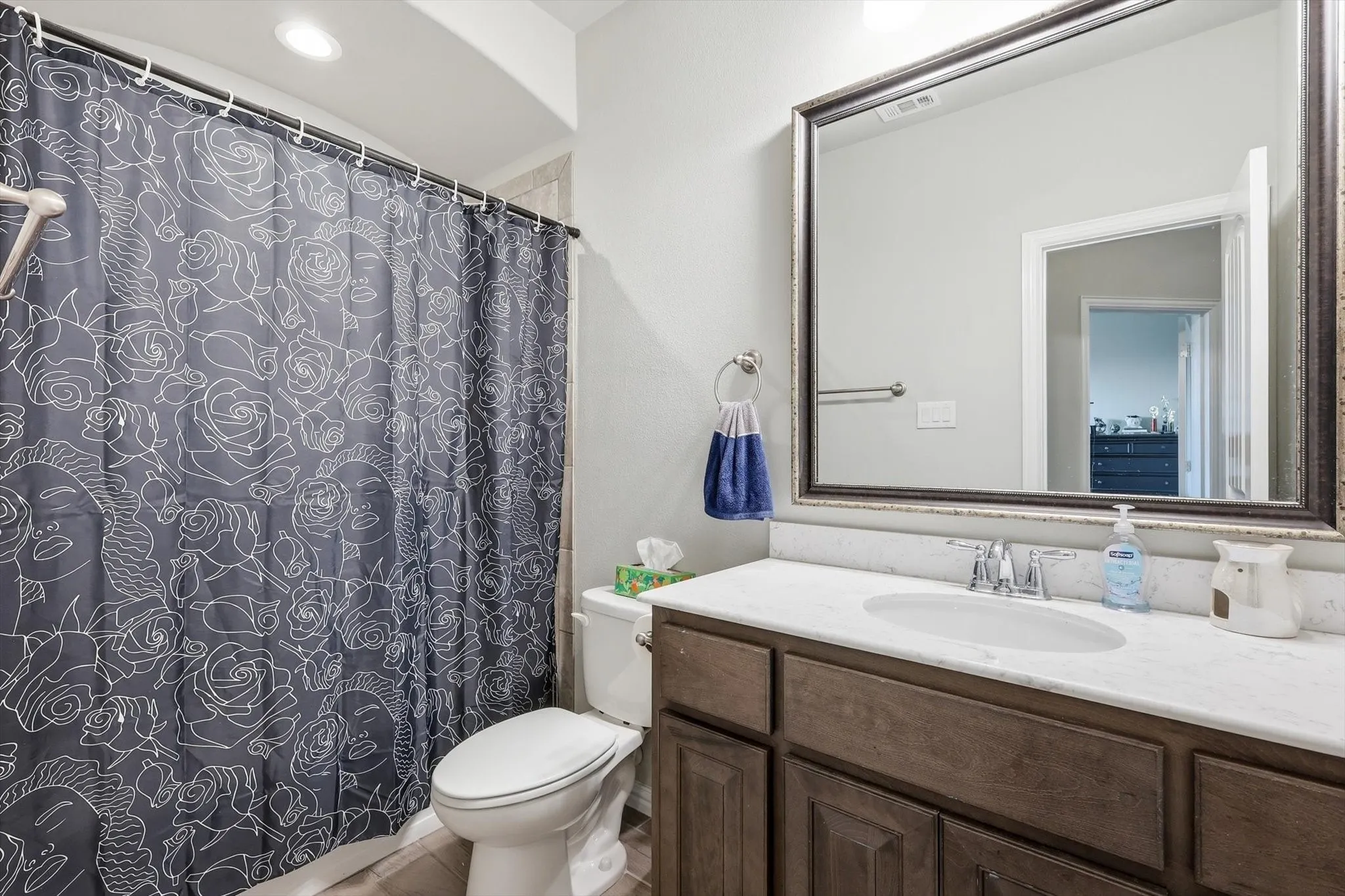 Single Family Residence For Sale in Ellis County , 3033 Charing Cross Road, Midlothian, Texas 76065, 5 Bedroom, 4 Bathroom, 3 Garage spaces, 3,427 Sqft, built in 2017, mls#21330628, Real Estate Agent in Midlothian, Homes For Sale in Ellis county, Homes For Sale in Midlothian, Realtor in Midlothian Texas, Real Estate Brokerage Independent Realty Texas, Luminita Cordes Realtor