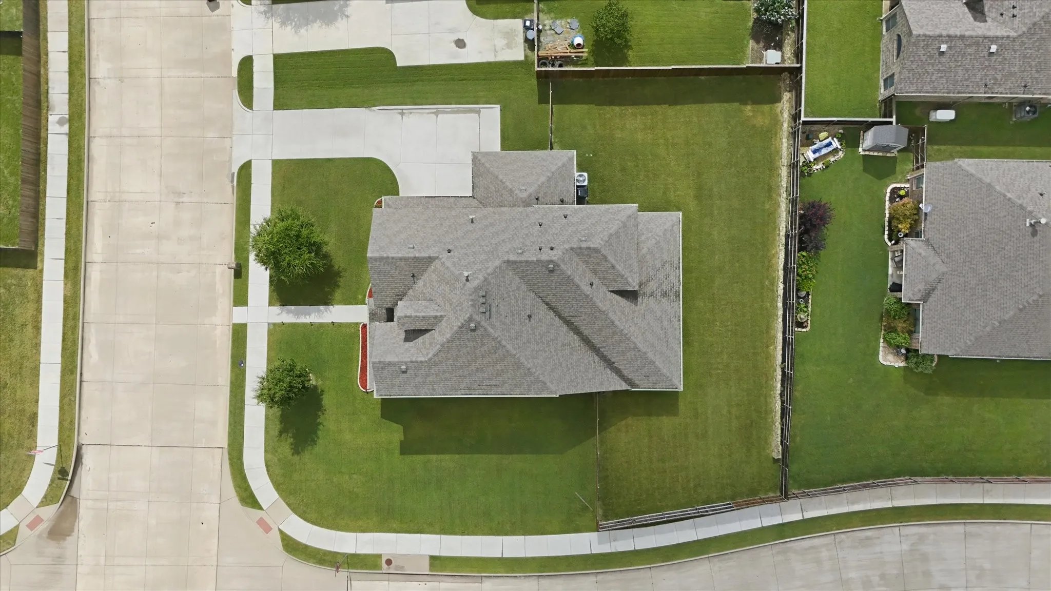 Single Family Residence For Sale in Ellis County , 3033 Charing Cross Road, Midlothian, Texas 76065, 5 Bedroom, 4 Bathroom, 3 Garage spaces, 3,427 Sqft, built in 2017, mls#21330628, Real Estate Agent in Midlothian, Homes For Sale in Ellis county, Homes For Sale in Midlothian, Realtor in Midlothian Texas, Real Estate Brokerage Independent Realty Texas, Luminita Cordes Realtor