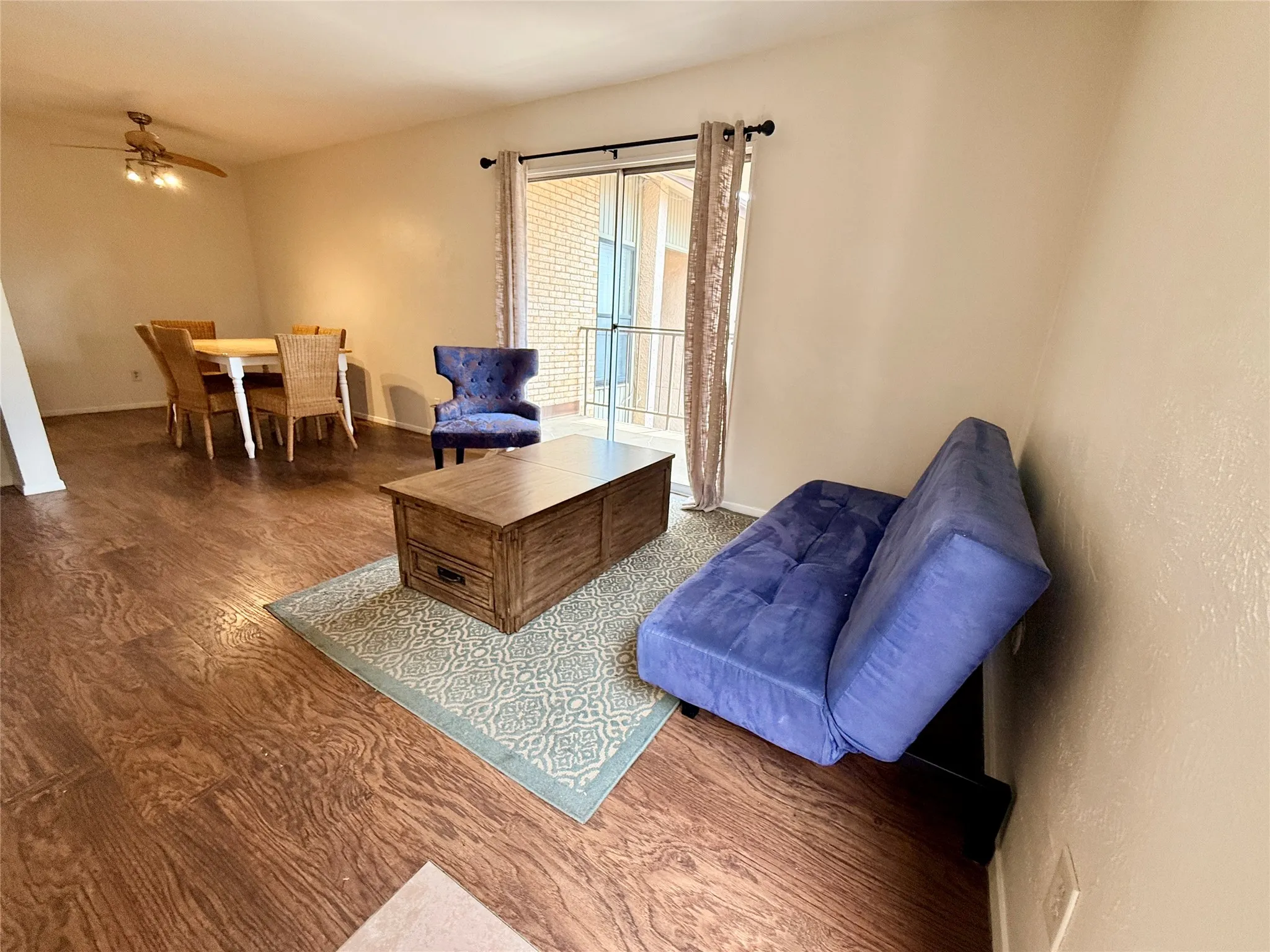 Condominium For Rent in Dallas County , 12818 Midway Road 2078, Dallas, Texas 75244, 1 Bedroom, 2 Bathroom, Garage spaces, 732 Sqft, built in 1970, mls#21332070, Real Estate Agent in Dallas, Homes For Rent in Dallas county, Homes For Rent in Dallas, Realtor in Dallas Texas, Real Estate Brokerage Independent Realty Texas, Luminita Cordes Realtor