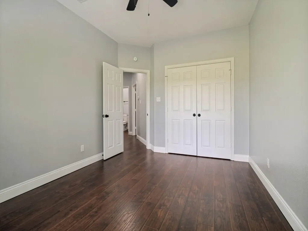 Single Family Residence For Sale in Van Zandt County , 11578 US Highway 80, Fruitvale, Texas 75127, 3 Bedroom, 2 Bathroom, 5 Garage spaces, 2,398 Sqft, built in 1996, mls#21329474, Real Estate Agent in Fruitvale, Homes For Sale in Van Zandt county, Homes For Sale in Fruitvale, Realtor in Fruitvale Texas, Real Estate Brokerage Independent Realty Texas, Luminita Cordes Realtor