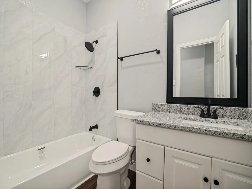 Single Family Residence For Sale in Van Zandt County , 11578 US Highway 80, Fruitvale, Texas 75127, 3 Bedroom, 2 Bathroom, 5 Garage spaces, 2,398 Sqft, built in 1996, mls#21329474, Real Estate Agent in Fruitvale, Homes For Sale in Van Zandt county, Homes For Sale in Fruitvale, Realtor in Fruitvale Texas, Real Estate Brokerage Independent Realty Texas, Luminita Cordes Realtor