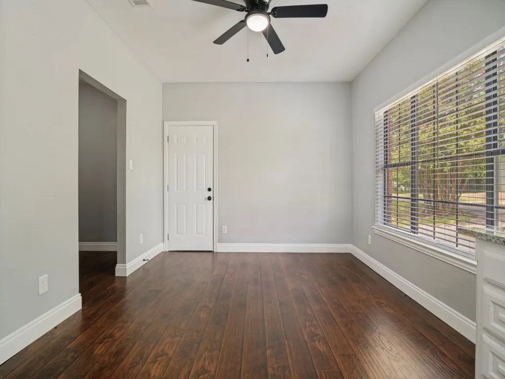Single Family Residence For Sale in Van Zandt County , 11578 US Highway 80, Fruitvale, Texas 75127, 3 Bedroom, 2 Bathroom, 5 Garage spaces, 2,398 Sqft, built in 1996, mls#21329474, Real Estate Agent in Fruitvale, Homes For Sale in Van Zandt county, Homes For Sale in Fruitvale, Realtor in Fruitvale Texas, Real Estate Brokerage Independent Realty Texas, Luminita Cordes Realtor