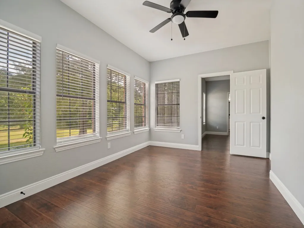 Single Family Residence For Sale in Van Zandt County , 11578 US Highway 80, Fruitvale, Texas 75127, 3 Bedroom, 2 Bathroom, 5 Garage spaces, 2,398 Sqft, built in 1996, mls#21329474, Real Estate Agent in Fruitvale, Homes For Sale in Van Zandt county, Homes For Sale in Fruitvale, Realtor in Fruitvale Texas, Real Estate Brokerage Independent Realty Texas, Luminita Cordes Realtor