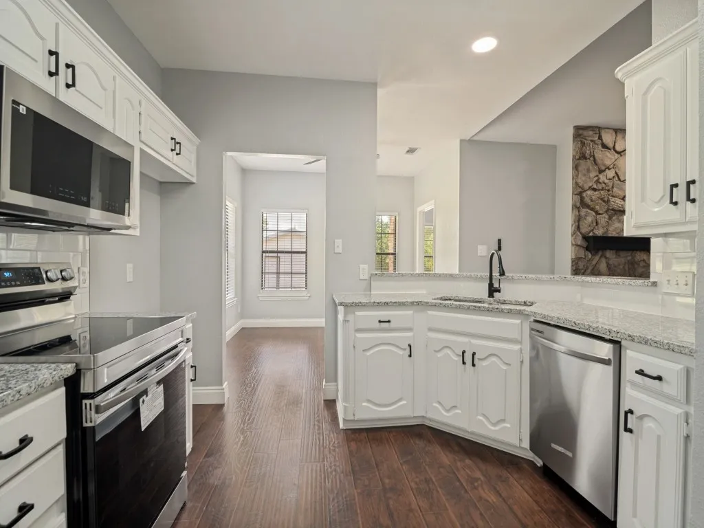 Single Family Residence For Sale in Van Zandt County , 11578 US Highway 80, Fruitvale, Texas 75127, 3 Bedroom, 2 Bathroom, 5 Garage spaces, 2,398 Sqft, built in 1996, mls#21329474, Real Estate Agent in Fruitvale, Homes For Sale in Van Zandt county, Homes For Sale in Fruitvale, Realtor in Fruitvale Texas, Real Estate Brokerage Independent Realty Texas, Luminita Cordes Realtor