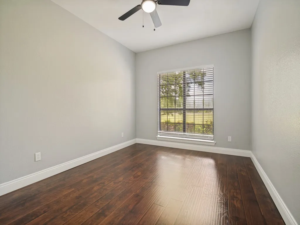 Single Family Residence For Sale in Van Zandt County , 11578 US Highway 80, Fruitvale, Texas 75127, 3 Bedroom, 2 Bathroom, 5 Garage spaces, 2,398 Sqft, built in 1996, mls#21329474, Real Estate Agent in Fruitvale, Homes For Sale in Van Zandt county, Homes For Sale in Fruitvale, Realtor in Fruitvale Texas, Real Estate Brokerage Independent Realty Texas, Luminita Cordes Realtor