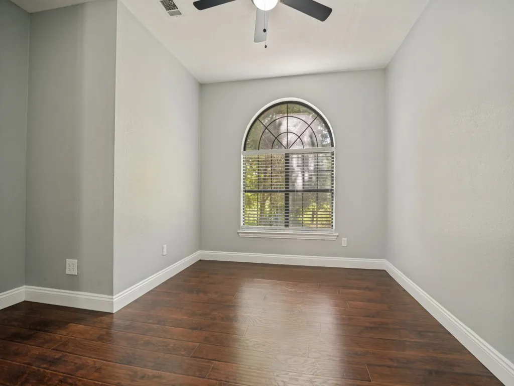 Single Family Residence For Sale in Van Zandt County , 11578 US Highway 80, Fruitvale, Texas 75127, 3 Bedroom, 2 Bathroom, 5 Garage spaces, 2,398 Sqft, built in 1996, mls#21329474, Real Estate Agent in Fruitvale, Homes For Sale in Van Zandt county, Homes For Sale in Fruitvale, Realtor in Fruitvale Texas, Real Estate Brokerage Independent Realty Texas, Luminita Cordes Realtor