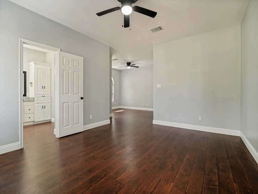 Single Family Residence For Sale in Van Zandt County , 11578 US Highway 80, Fruitvale, Texas 75127, 3 Bedroom, 2 Bathroom, 5 Garage spaces, 2,398 Sqft, built in 1996, mls#21329474, Real Estate Agent in Fruitvale, Homes For Sale in Van Zandt county, Homes For Sale in Fruitvale, Realtor in Fruitvale Texas, Real Estate Brokerage Independent Realty Texas, Luminita Cordes Realtor