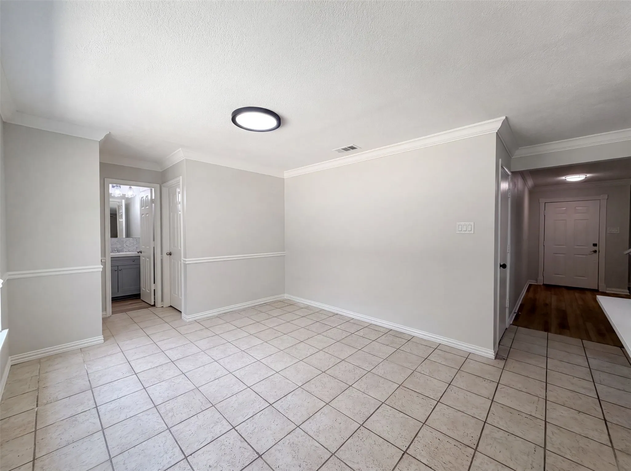 Single Family Residence For Sale in Tarrant County , 6878 Genevieve Drive, Fort Worth, Texas 76137, 4 Bedroom, 3 Bathroom, 2 Garage spaces, 3,015 Sqft, built in 2000, mls#21332074, Real Estate Agent in Fort Worth, Homes For Sale in Tarrant county, Homes For Sale in Fort Worth, Realtor in Fort Worth Texas, Real Estate Brokerage Independent Realty Texas, Luminita Cordes Realtor