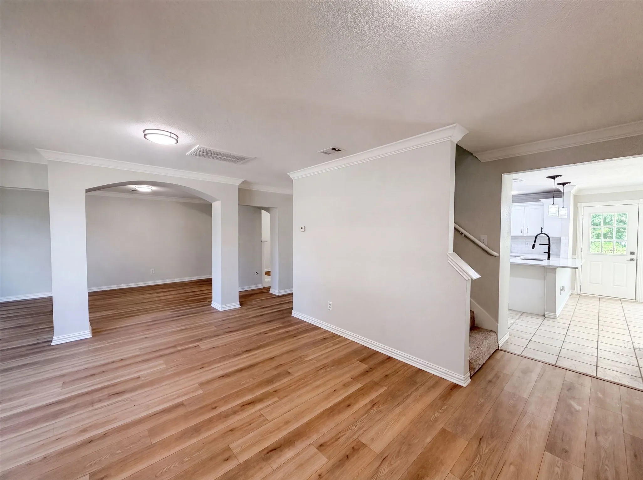 Single Family Residence For Sale in Tarrant County , 6878 Genevieve Drive, Fort Worth, Texas 76137, 4 Bedroom, 3 Bathroom, 2 Garage spaces, 3,015 Sqft, built in 2000, mls#21332074, Real Estate Agent in Fort Worth, Homes For Sale in Tarrant county, Homes For Sale in Fort Worth, Realtor in Fort Worth Texas, Real Estate Brokerage Independent Realty Texas, Luminita Cordes Realtor