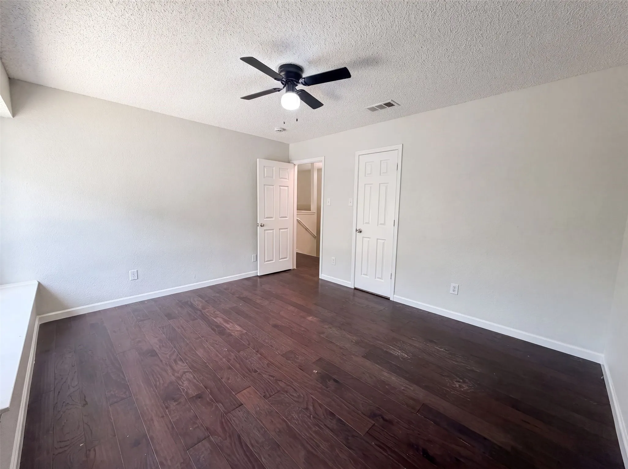 Single Family Residence For Sale in Tarrant County , 6878 Genevieve Drive, Fort Worth, Texas 76137, 4 Bedroom, 3 Bathroom, 2 Garage spaces, 3,015 Sqft, built in 2000, mls#21332074, Real Estate Agent in Fort Worth, Homes For Sale in Tarrant county, Homes For Sale in Fort Worth, Realtor in Fort Worth Texas, Real Estate Brokerage Independent Realty Texas, Luminita Cordes Realtor