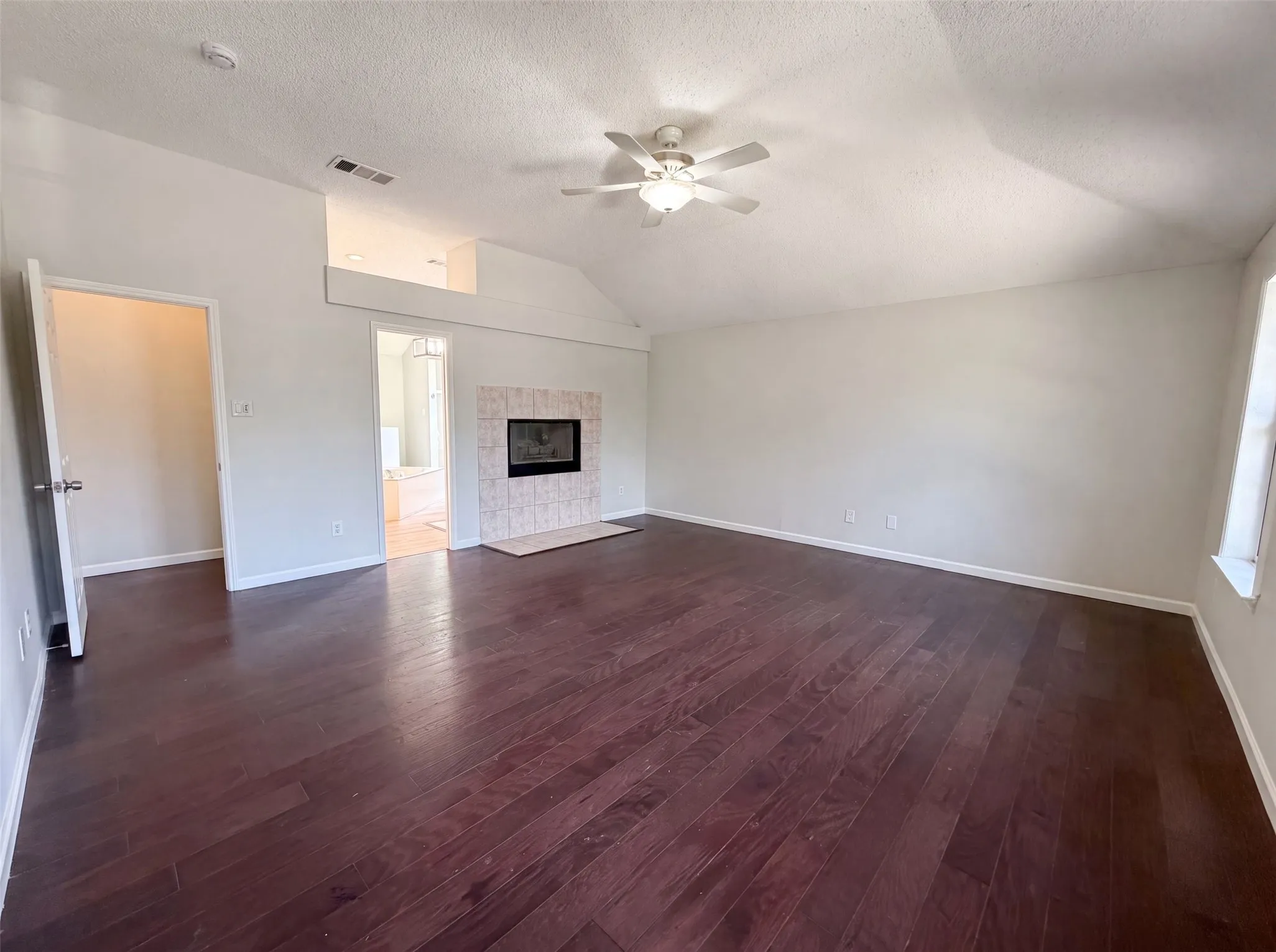 Single Family Residence For Sale in Tarrant County , 6878 Genevieve Drive, Fort Worth, Texas 76137, 4 Bedroom, 3 Bathroom, 2 Garage spaces, 3,015 Sqft, built in 2000, mls#21332074, Real Estate Agent in Fort Worth, Homes For Sale in Tarrant county, Homes For Sale in Fort Worth, Realtor in Fort Worth Texas, Real Estate Brokerage Independent Realty Texas, Luminita Cordes Realtor