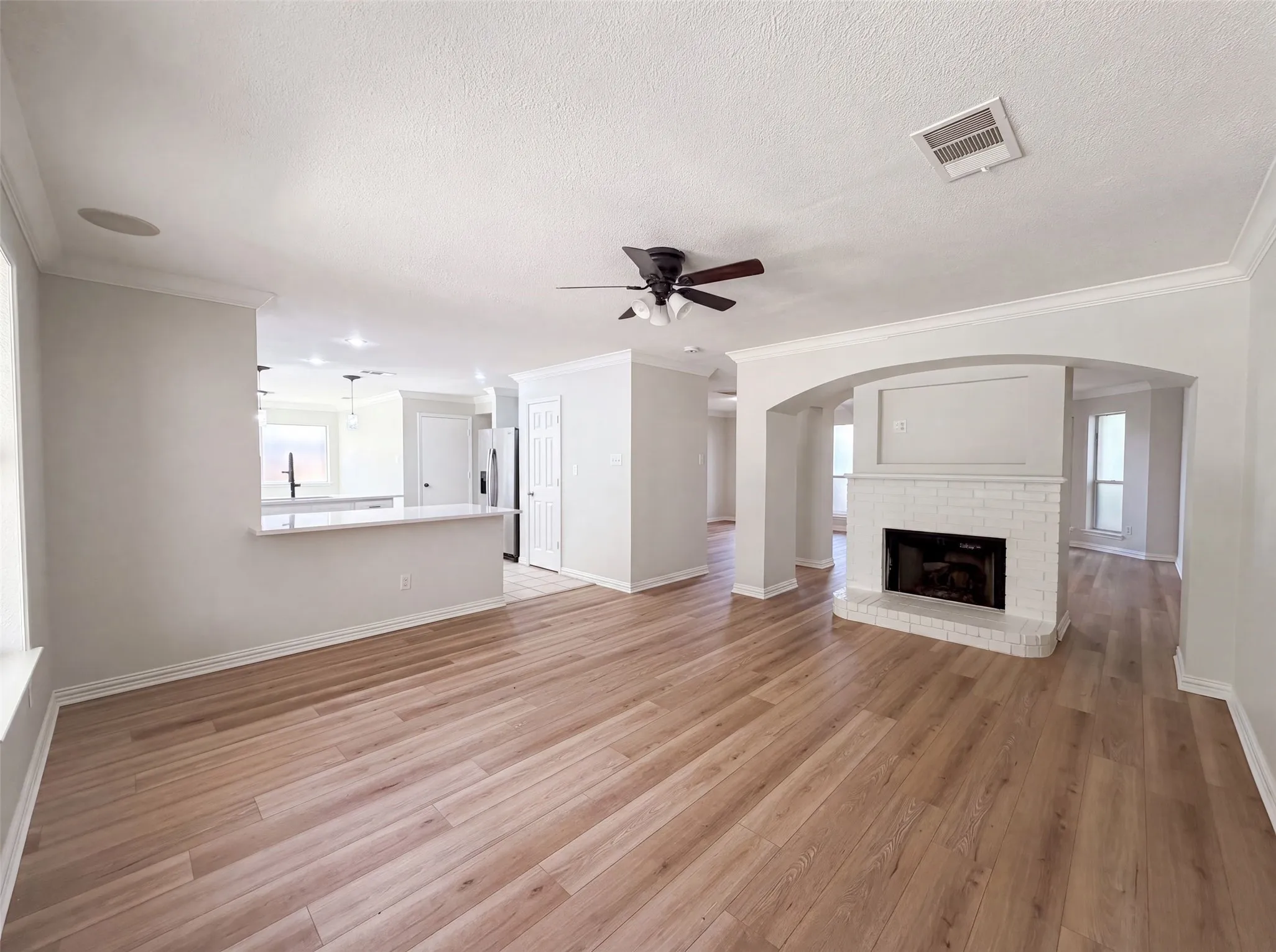 Single Family Residence For Sale in Tarrant County , 6878 Genevieve Drive, Fort Worth, Texas 76137, 4 Bedroom, 3 Bathroom, 2 Garage spaces, 3,015 Sqft, built in 2000, mls#21332074, Real Estate Agent in Fort Worth, Homes For Sale in Tarrant county, Homes For Sale in Fort Worth, Realtor in Fort Worth Texas, Real Estate Brokerage Independent Realty Texas, Luminita Cordes Realtor