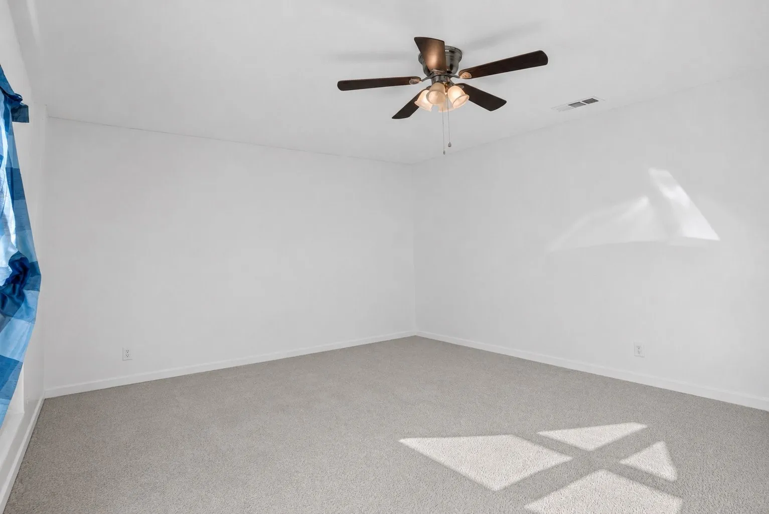 Single Family Residence For Sale in Dallas County , 3110 Edelweiss Drive, Grand Prairie, Texas 75052, 4 Bedroom, 2 Bathroom, Garage spaces, 1,737 Sqft, built in 1972, mls#21330631, Real Estate Agent in Grand Prairie, Homes For Sale in Dallas county, Homes For Sale in Grand Prairie, Realtor in Grand Prairie Texas, Real Estate Brokerage Independent Realty Texas, Luminita Cordes Realtor