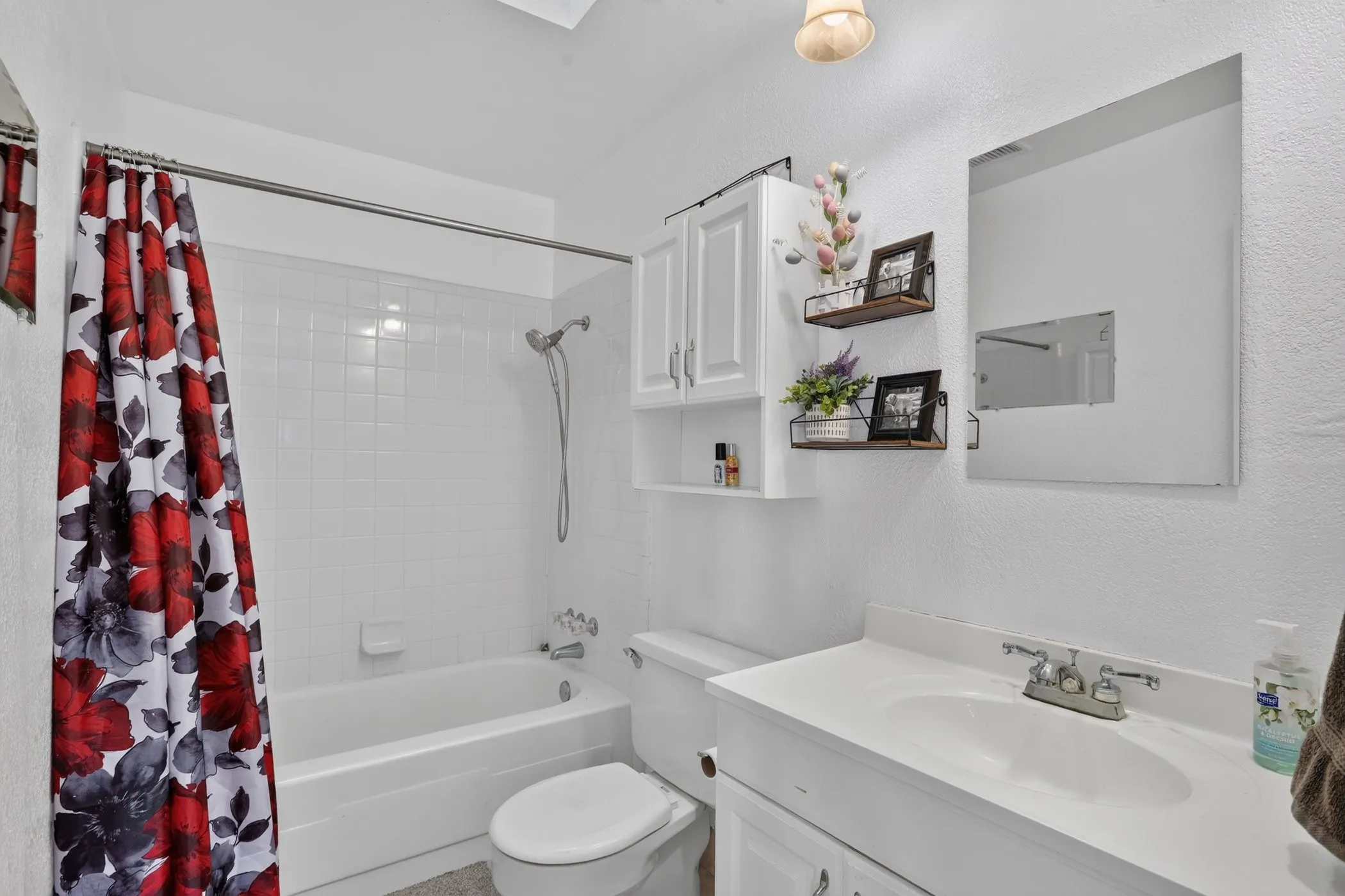 Single Family Residence For Sale in Dallas County , 3110 Edelweiss Drive, Grand Prairie, Texas 75052, 4 Bedroom, 2 Bathroom, Garage spaces, 1,737 Sqft, built in 1972, mls#21330631, Real Estate Agent in Grand Prairie, Homes For Sale in Dallas county, Homes For Sale in Grand Prairie, Realtor in Grand Prairie Texas, Real Estate Brokerage Independent Realty Texas, Luminita Cordes Realtor