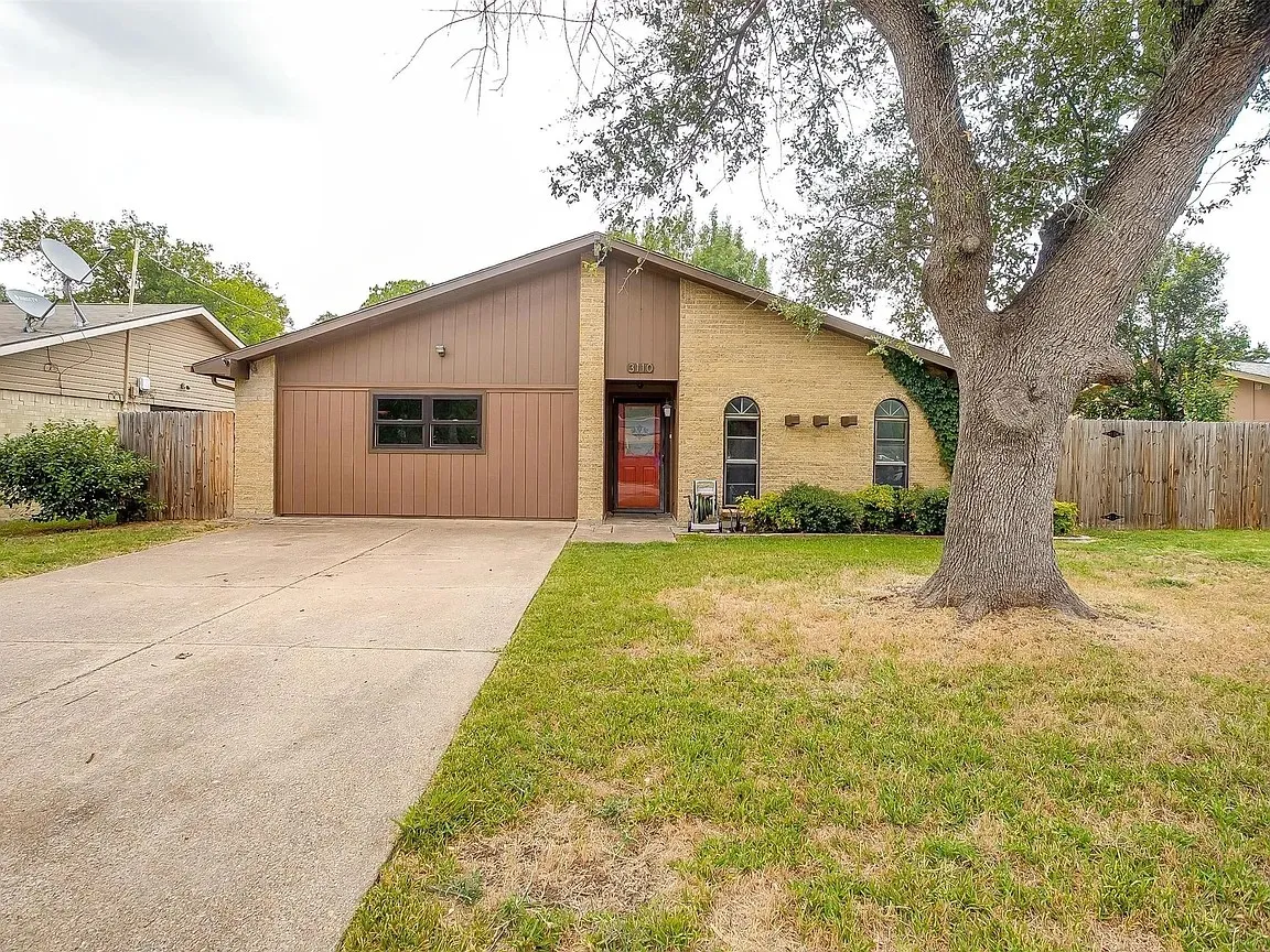 Single Family Residence For Sale in Dallas County , 3110 Edelweiss Drive, Grand Prairie, Texas 75052, 4 Bedroom, 2 Bathroom, Garage spaces, 1,737 Sqft, built in 1972, mls#21330631, Real Estate Agent in Grand Prairie, Homes For Sale in Dallas county, Homes For Sale in Grand Prairie, Realtor in Grand Prairie Texas, Real Estate Brokerage Independent Realty Texas, Luminita Cordes Realtor