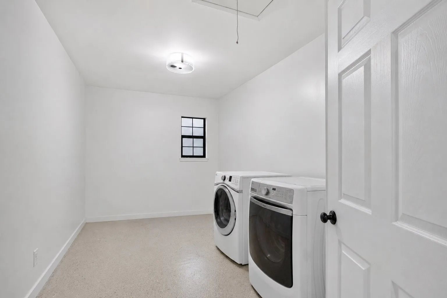 Single Family Residence For Sale in Dallas County , 3110 Edelweiss Drive, Grand Prairie, Texas 75052, 4 Bedroom, 2 Bathroom, Garage spaces, 1,737 Sqft, built in 1972, mls#21330631, Real Estate Agent in Grand Prairie, Homes For Sale in Dallas county, Homes For Sale in Grand Prairie, Realtor in Grand Prairie Texas, Real Estate Brokerage Independent Realty Texas, Luminita Cordes Realtor