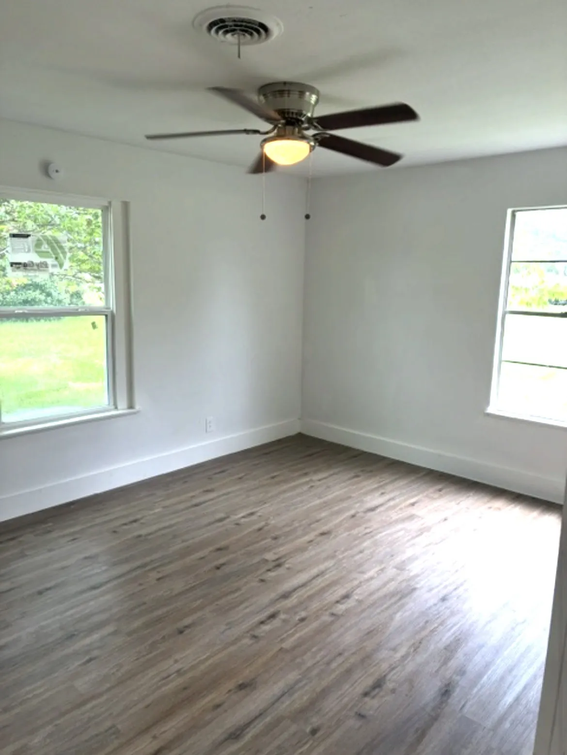 Single Family Residence For Rent in Hunt County , 2980 State Highway 69 S, Greenville, Texas 75402, 3 Bedroom, 2 Bathroom, Garage spaces, 1,176 Sqft, built in 1986, mls#21332113, Real Estate Agent in Greenville, Homes For Rent in Hunt county, Homes For Rent in Greenville, Realtor in Greenville Texas, Real Estate Brokerage Independent Realty Texas, Luminita Cordes Realtor