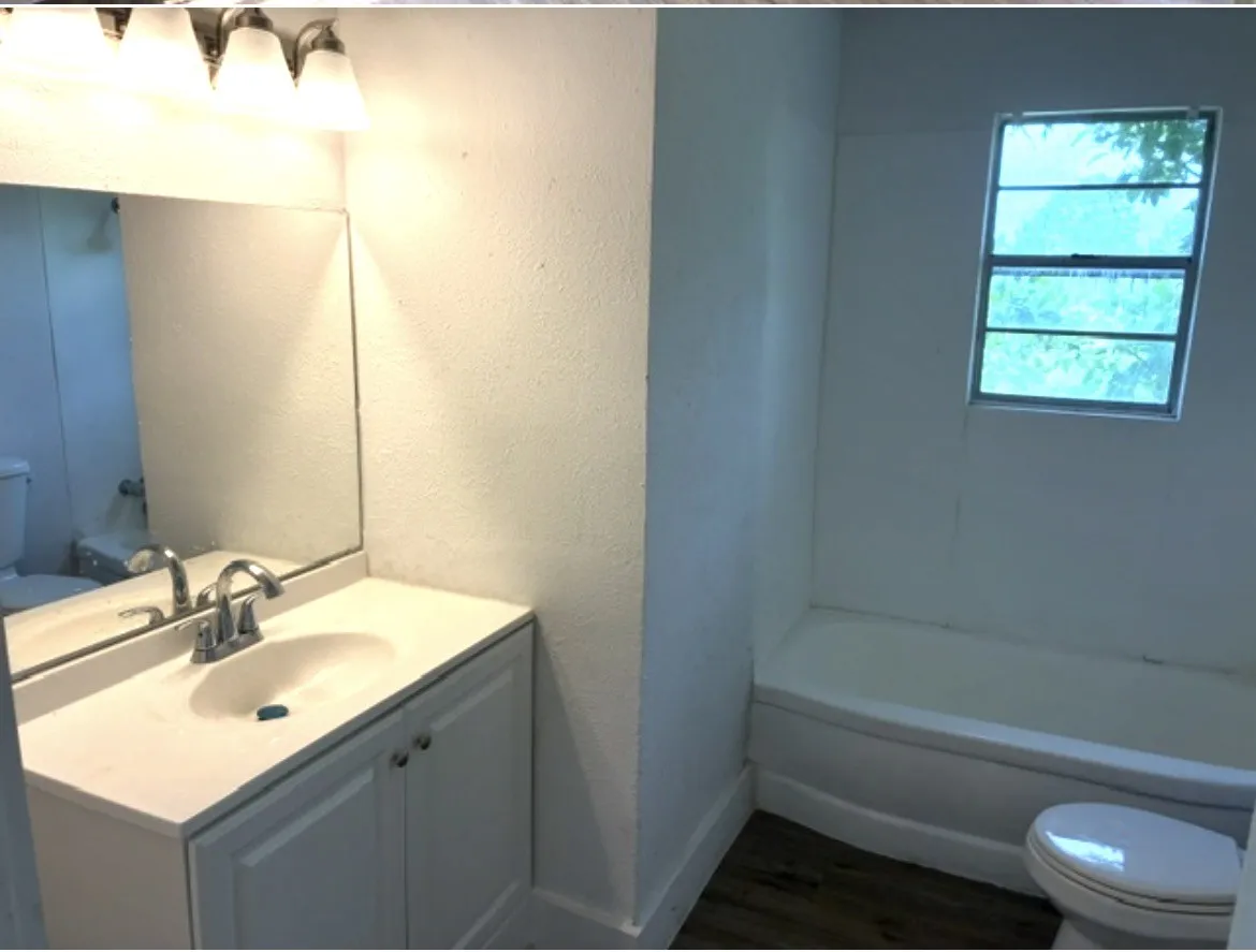 Single Family Residence For Rent in Hunt County , 2980 State Highway 69 S, Greenville, Texas 75402, 3 Bedroom, 2 Bathroom, Garage spaces, 1,176 Sqft, built in 1986, mls#21332113, Real Estate Agent in Greenville, Homes For Rent in Hunt county, Homes For Rent in Greenville, Realtor in Greenville Texas, Real Estate Brokerage Independent Realty Texas, Luminita Cordes Realtor