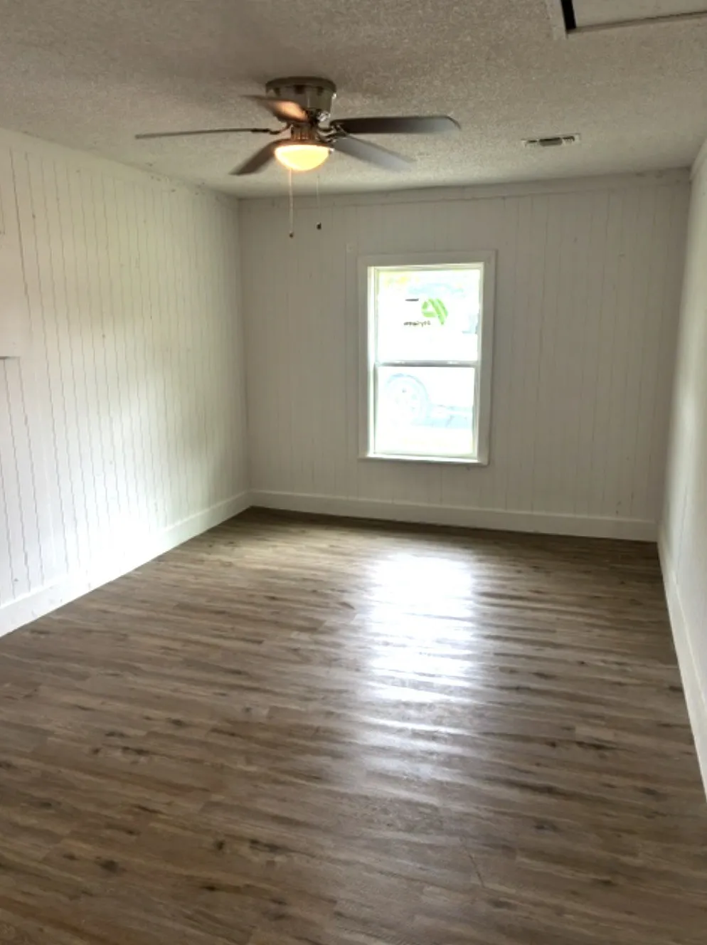 Single Family Residence For Rent in Hunt County , 2980 State Highway 69 S, Greenville, Texas 75402, 3 Bedroom, 2 Bathroom, Garage spaces, 1,176 Sqft, built in 1986, mls#21332113, Real Estate Agent in Greenville, Homes For Rent in Hunt county, Homes For Rent in Greenville, Realtor in Greenville Texas, Real Estate Brokerage Independent Realty Texas, Luminita Cordes Realtor