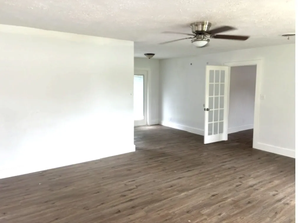 Single Family Residence For Rent in Hunt County , 2980 State Highway 69 S, Greenville, Texas 75402, 3 Bedroom, 2 Bathroom, Garage spaces, 1,176 Sqft, built in 1986, mls#21332113, Real Estate Agent in Greenville, Homes For Rent in Hunt county, Homes For Rent in Greenville, Realtor in Greenville Texas, Real Estate Brokerage Independent Realty Texas, Luminita Cordes Realtor