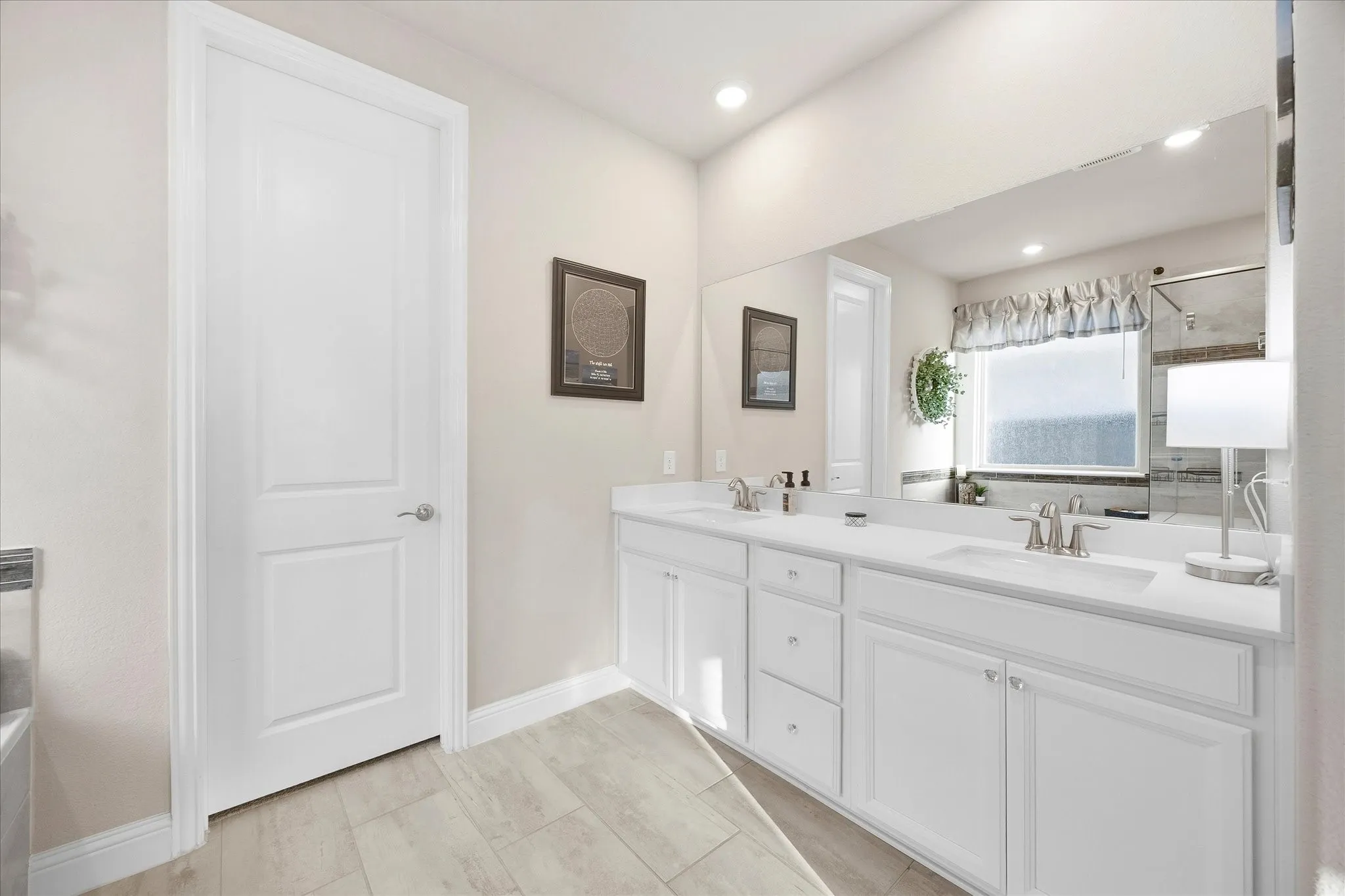 Single Family Residence For Sale in Collin County , 3121 Ivywood Place, Celina, Texas 75009, 4 Bedroom, 4 Bathroom, 3 Garage spaces, 3,627 Sqft, built in 2019, mls#21331492, Real Estate Agent in Celina, Homes For Sale in Collin county, Homes For Sale in Celina, Realtor in Celina Texas, Real Estate Brokerage Independent Realty Texas, Luminita Cordes Realtor