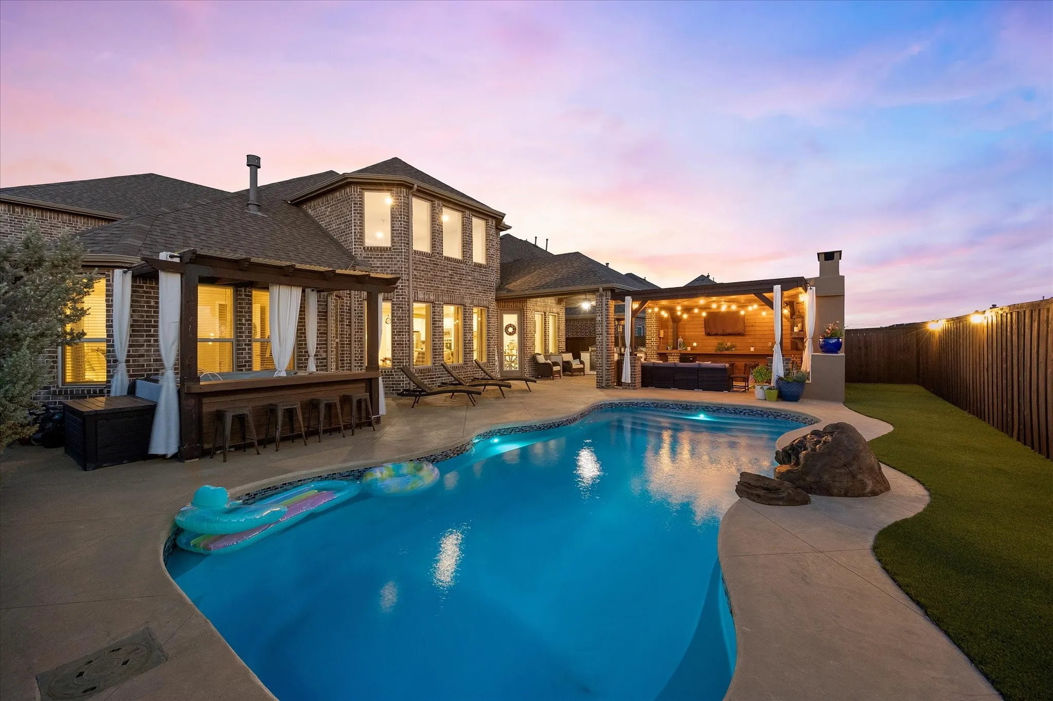Single Family Residence For Sale in Collin County , 3121 Ivywood Place, Celina, Texas 75009, 4 Bedroom, 4 Bathroom, 3 Garage spaces, 3,627 Sqft, built in 2019, mls#21331492, Real Estate Agent in Celina, Homes For Sale in Collin county, Homes For Sale in Celina, Realtor in Celina Texas, Real Estate Brokerage Independent Realty Texas, Luminita Cordes Realtor