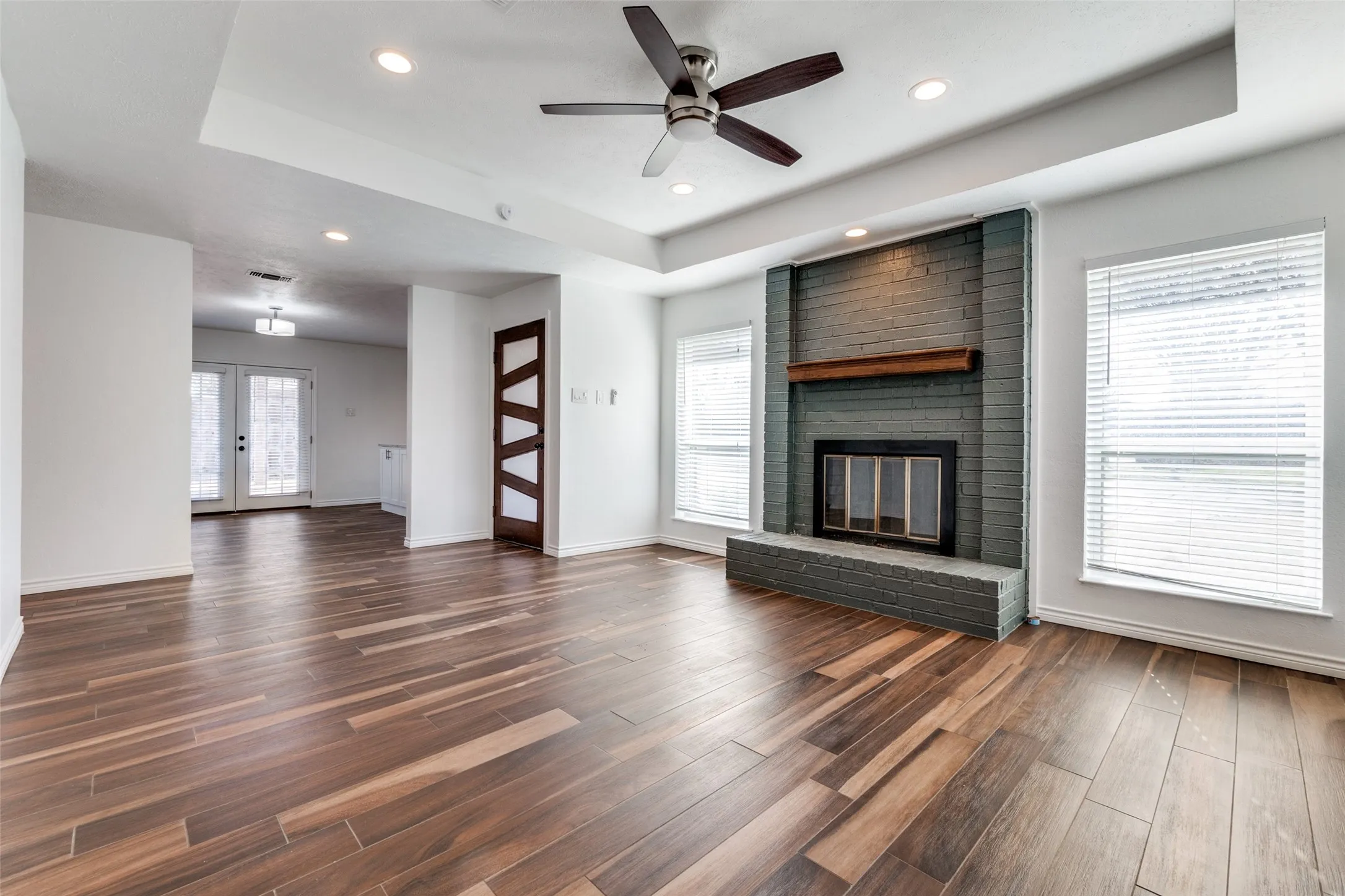 Unfurnished perspective-Living room