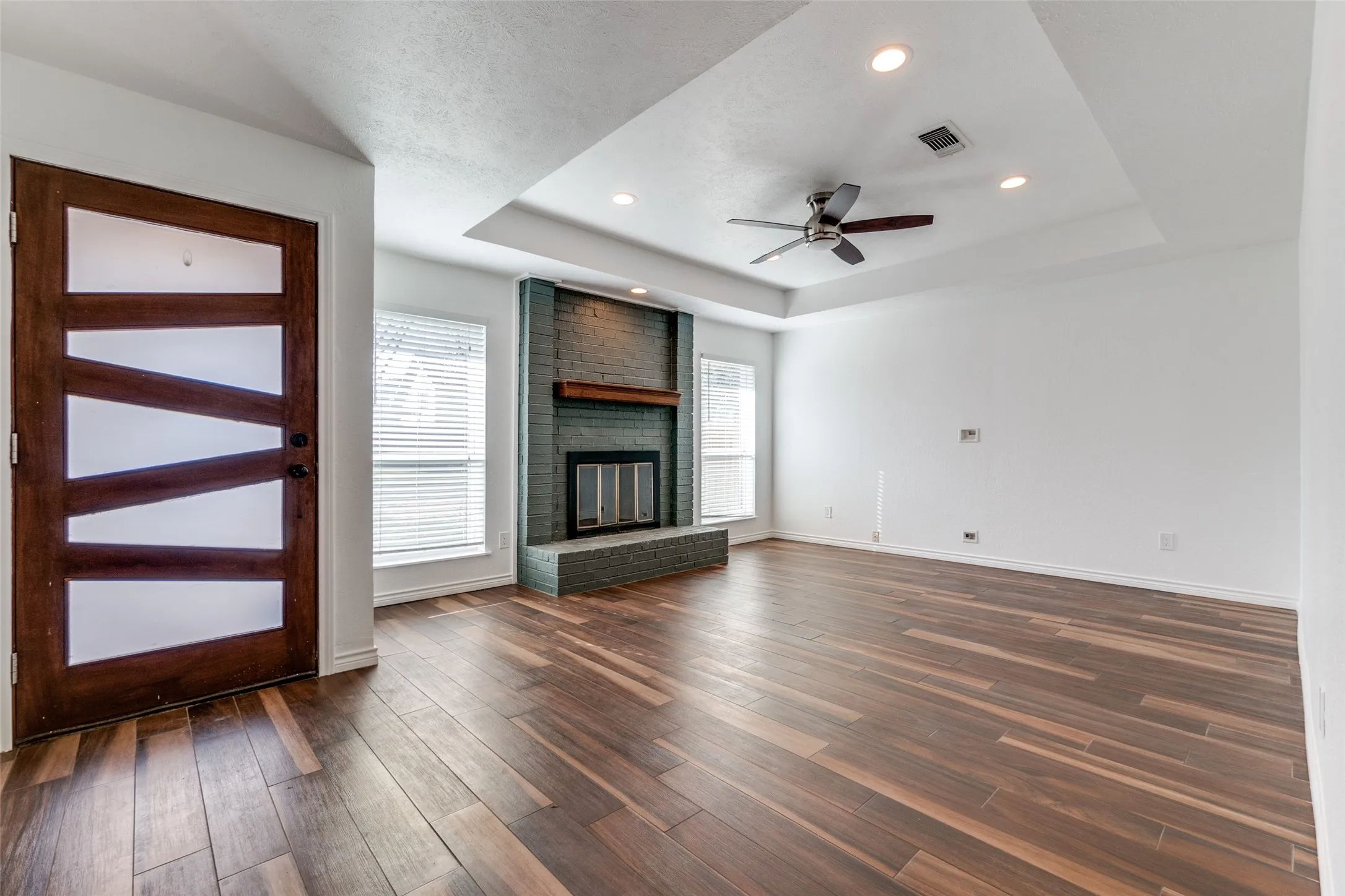Unfurnished perspective-Living room