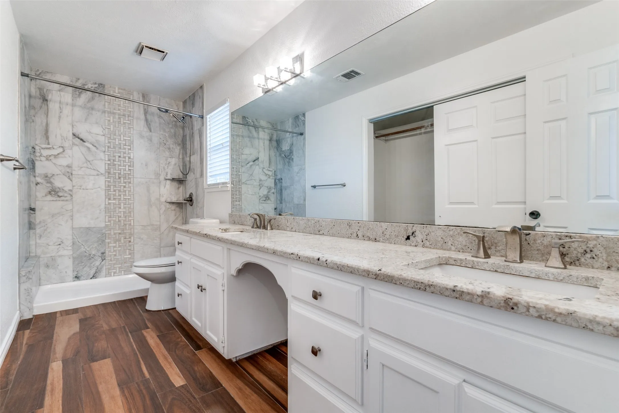 Single Family Residence For Sale in Dallas County , 6509 E Lovers Lane, Dallas, Texas 75214, 2 Bedroom, 2 Bathroom, 2 Garage spaces, 1,348 Sqft, built in 1981, mls#21328830, Real Estate Agent in Dallas, Homes For Sale in Dallas county, Homes For Sale in Dallas, Realtor in Dallas Texas, Real Estate Brokerage Independent Realty Texas, Luminita Cordes Realtor