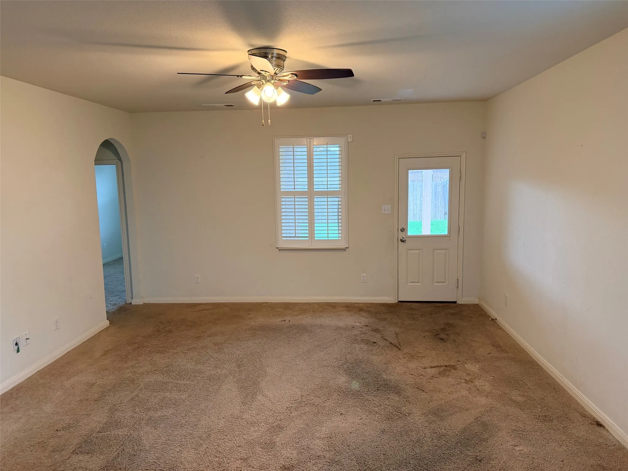 Single Family Residence For Sale in Collin County , 1617 Park Trails Boulevard, Princeton, Texas 75407, 3 Bedroom, 2 Bathroom, 2 Garage spaces, 1,619 Sqft, built in 2018, mls#21331329, Real Estate Agent in Princeton, Homes For Sale in Collin county, Homes For Sale in Princeton, Realtor in Princeton Texas, Real Estate Brokerage Independent Realty Texas, Luminita Cordes Realtor