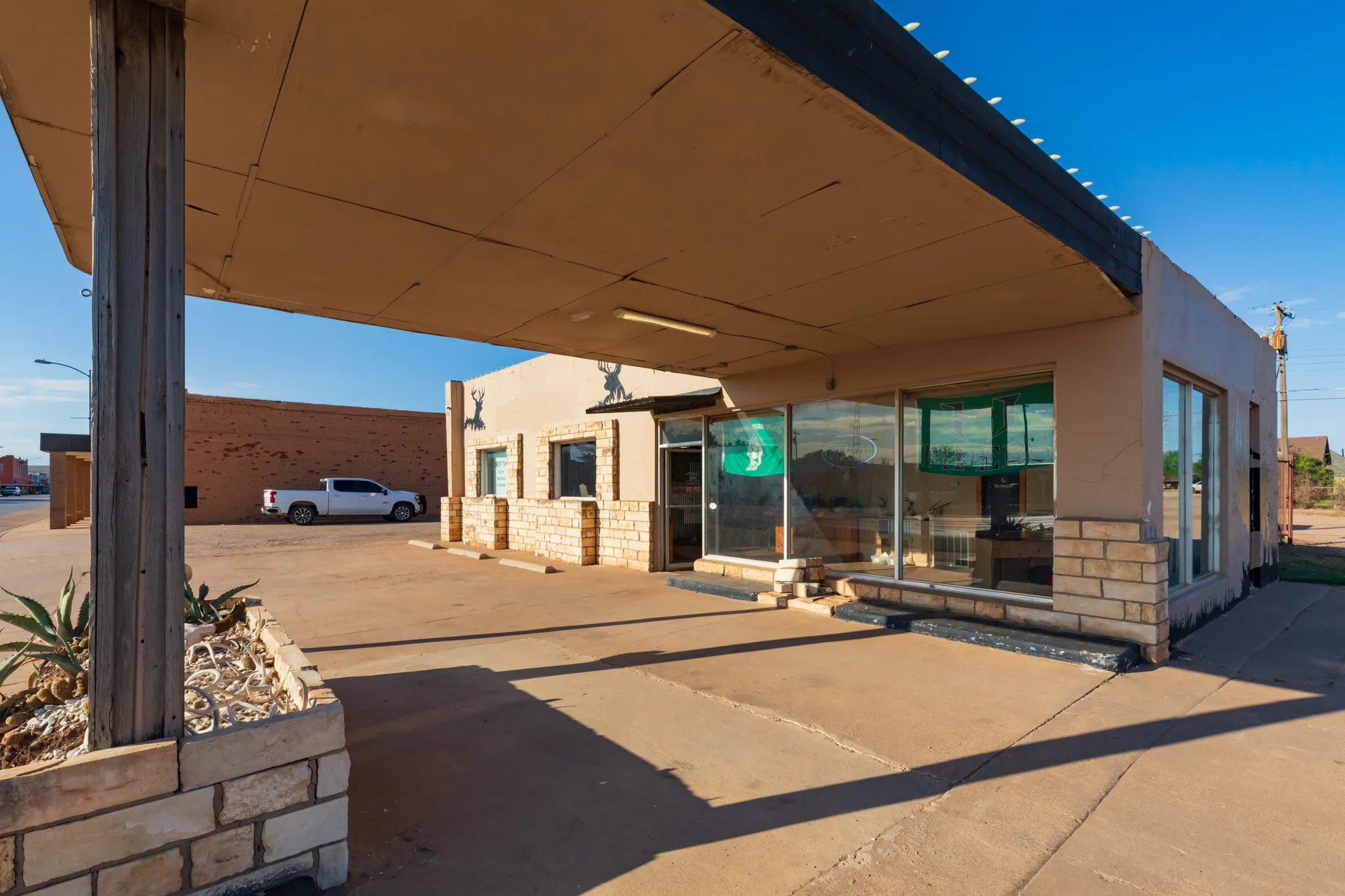 Business For Sale in Jones County , 126 S Central Avenue, Hamlin, Texas 79520, 0, 0, Garage spaces, 0 Sqft, built in 1961, mls#21308674, Real Estate Agent in Hamlin, Homes For Sale in Jones county, Homes For Sale in Hamlin, Realtor in Hamlin Texas, Real Estate Brokerage Independent Realty Texas, Luminita Cordes Realtor
