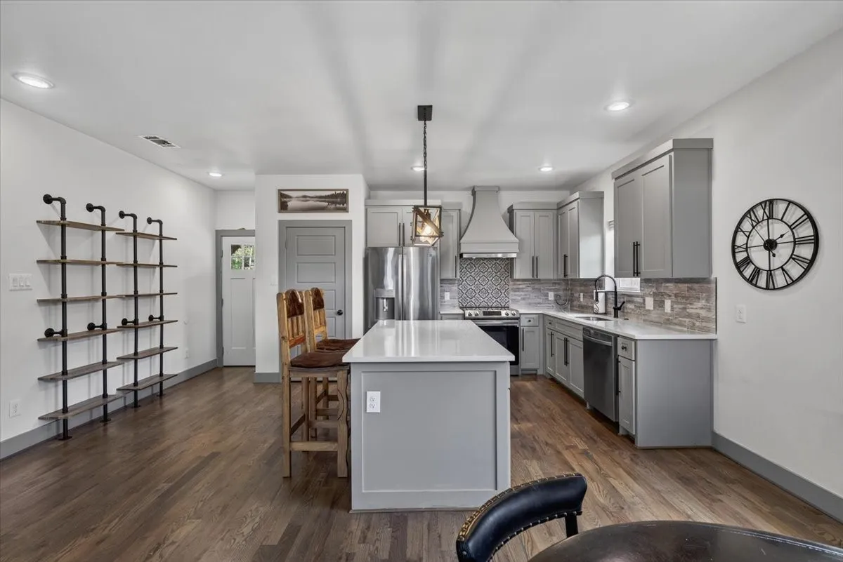 Single Family Residence For Sale in Henderson County , 612 Kontiki Drive, Tool, Texas 75143, 3 Bedrooms, 3 Bathrooms, 2 Garage spaces, 2,340 Sqft, built in 2021, Price $290,000, mls#21332155, Real Estate Agent in Tool, Homes For Sale in Henderson county, Homes For Sale in Tool, Realtor in Tool Texas, Real Estate Brokerage Independent Realty Texas, Luminita Cordes Realtor
