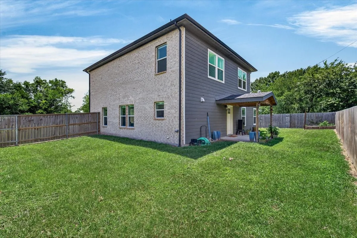 Single Family Residence For Sale in Henderson County , 612 Kontiki Drive, Tool, Texas 75143, 3 Bedrooms, 3 Bathrooms, 2 Garage spaces, 2,340 Sqft, built in 2021, Price $290,000, mls#21332155, Real Estate Agent in Tool, Homes For Sale in Henderson county, Homes For Sale in Tool, Realtor in Tool Texas, Real Estate Brokerage Independent Realty Texas, Luminita Cordes Realtor