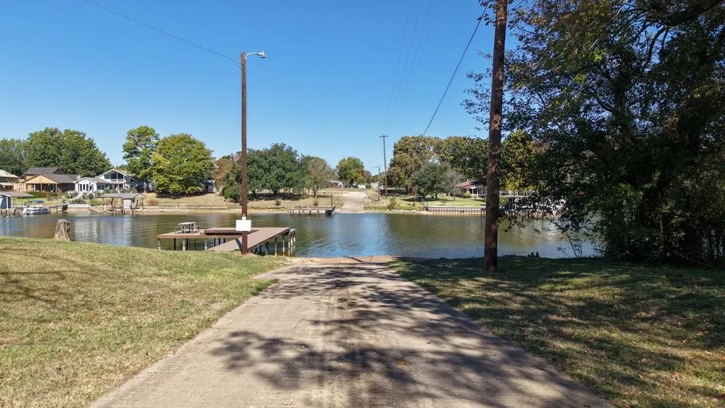 Single Family Residence For Sale in Henderson County , 612 Kontiki Drive, Tool, Texas 75143, 3 Bedrooms, 3 Bathrooms, 2 Garage spaces, 2,340 Sqft, built in 2021, Price $290,000, mls#21332155, Real Estate Agent in Tool, Homes For Sale in Henderson county, Homes For Sale in Tool, Realtor in Tool Texas, Real Estate Brokerage Independent Realty Texas, Luminita Cordes Realtor