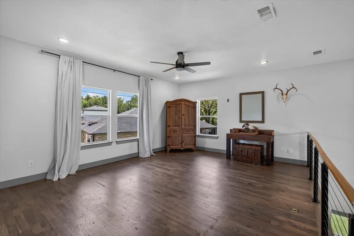 Single Family Residence For Sale in Henderson County , 612 Kontiki Drive, Tool, Texas 75143, 3 Bedrooms, 3 Bathrooms, 2 Garage spaces, 2,340 Sqft, built in 2021, Price $290,000, mls#21332155, Real Estate Agent in Tool, Homes For Sale in Henderson county, Homes For Sale in Tool, Realtor in Tool Texas, Real Estate Brokerage Independent Realty Texas, Luminita Cordes Realtor