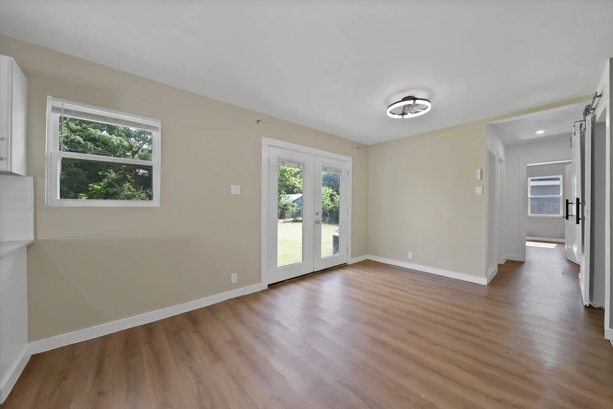Single Family Residence For Sale in Dallas County , 113 E Linda Drive, Garland, Texas 75041, 4 Bedroom, 2 Bathroom, Garage spaces, 1,278 Sqft, built in 1955, Price $279,000, mls#21332157, Real Estate Agent in Garland, Homes For Sale in Dallas county, Homes For Sale in Garland, Realtor in Garland Texas, Real Estate Brokerage Independent Realty Texas, Luminita Cordes Realtor