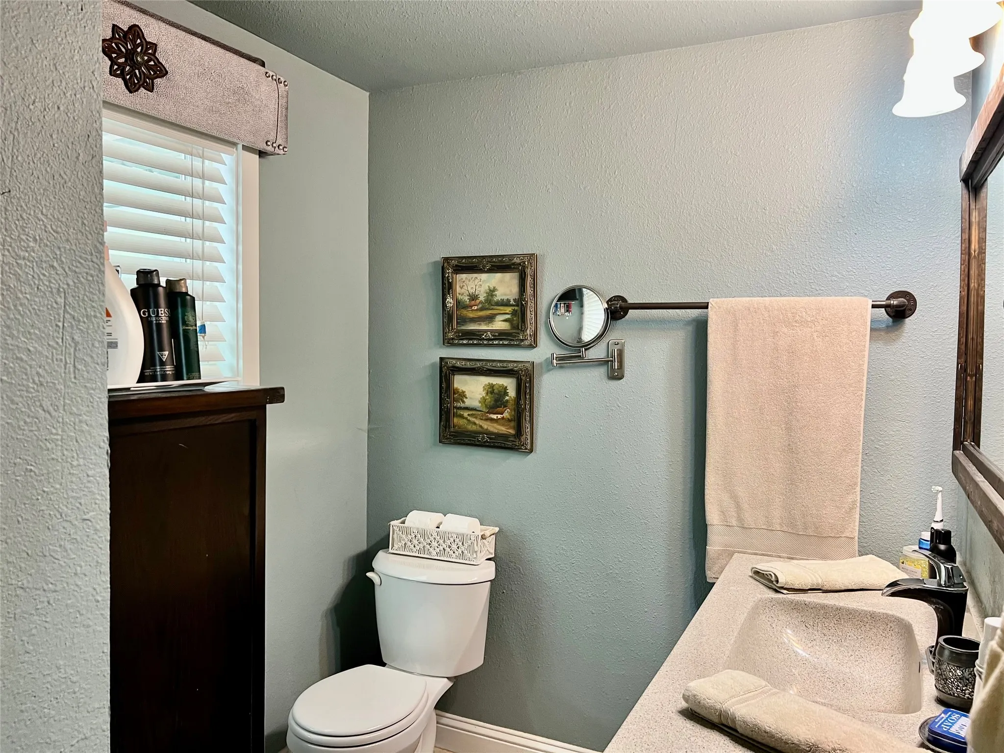 Single Family Residence For Sale in Montague County , 407 Baylor Street, Nocona, Texas 76255, 2 Bedroom, 2 Bathroom, 1 Garage spaces, 1,006 Sqft, built in 1945, mls#21332158, Real Estate Agent in Nocona, Homes For Sale in Montague county, Homes For Sale in Nocona, Realtor in Nocona Texas, Real Estate Brokerage Independent Realty Texas, Luminita Cordes Realtor