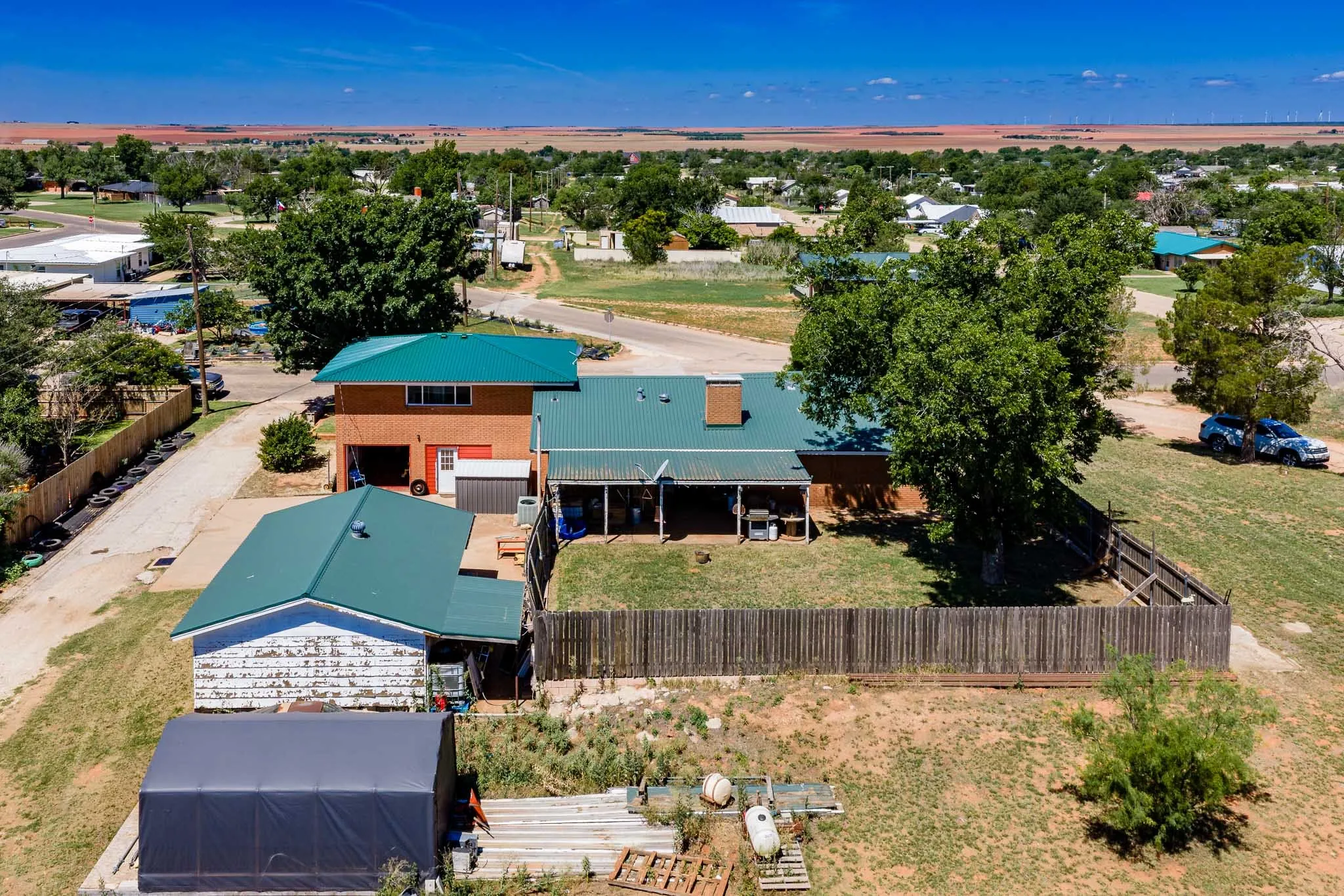Single Family Residence For Sale in Fisher County , 510 N Elizabeth Avenue, Rotan, Texas 79546, 4 Bedrooms, 3 Bathrooms, 1 Garage spaces, 3,183 Sqft, built in 1966, Price $247,000, mls#21308625, Real Estate Agent in Rotan, Homes For Sale in Fisher county, Homes For Sale in Rotan, Realtor in Rotan Texas, Real Estate Brokerage Independent Realty Texas, Luminita Cordes Realtor