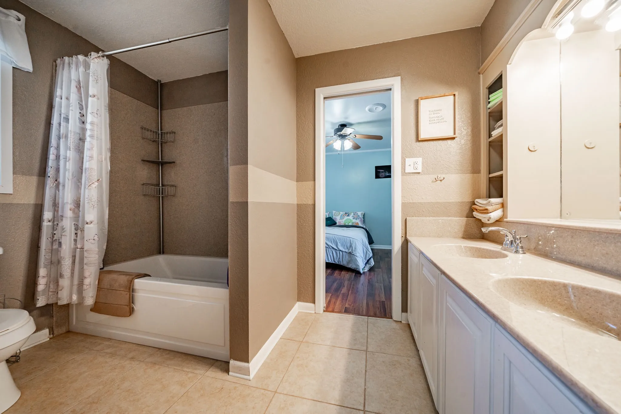 Single Family Residence For Sale in Fisher County , 510 N Elizabeth Avenue, Rotan, Texas 79546, 4 Bedrooms, 3 Bathrooms, 1 Garage spaces, 3,183 Sqft, built in 1966, Price $247,000, mls#21308625, Real Estate Agent in Rotan, Homes For Sale in Fisher county, Homes For Sale in Rotan, Realtor in Rotan Texas, Real Estate Brokerage Independent Realty Texas, Luminita Cordes Realtor