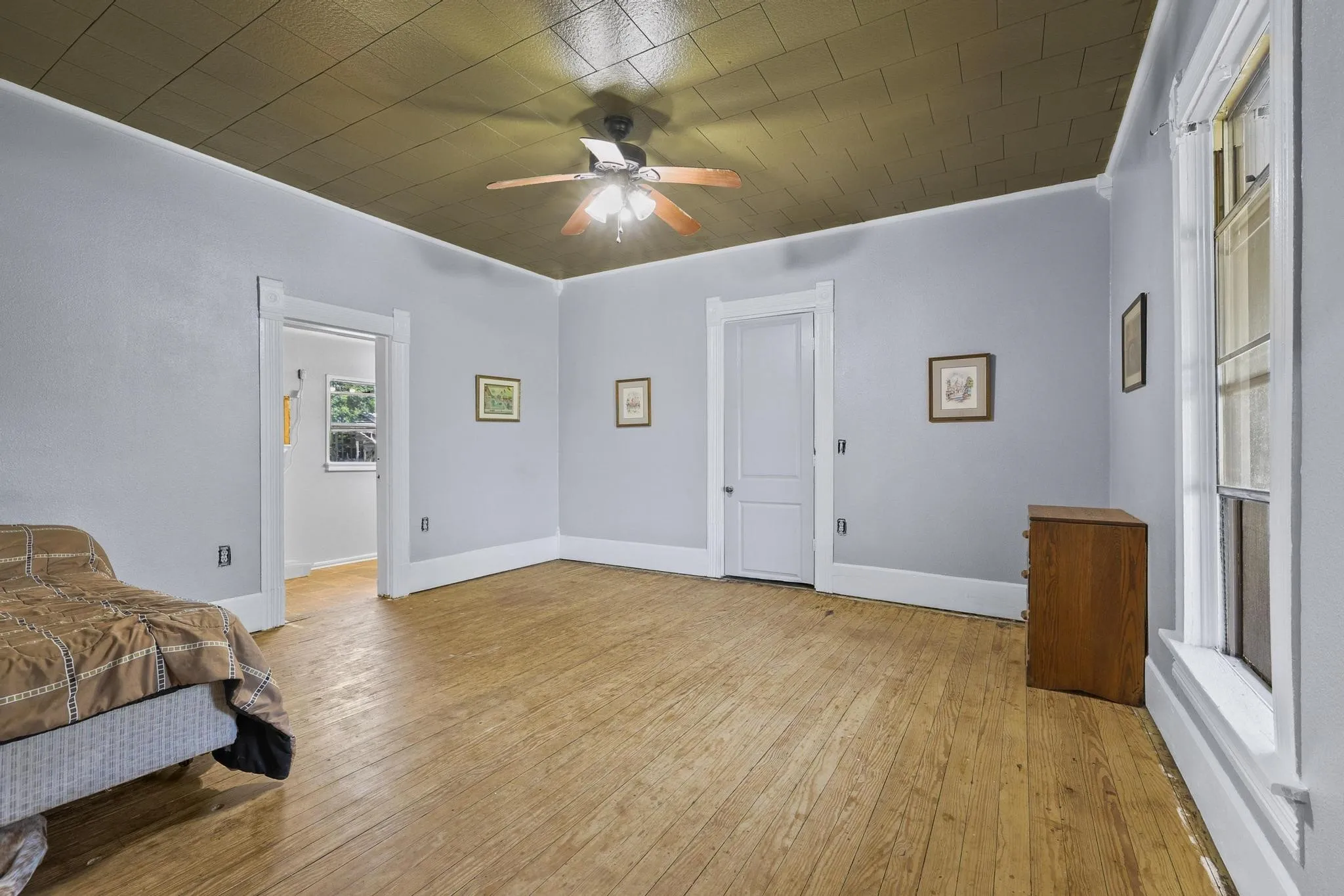 Single Family Residence For Sale in Grayson County , 4453 Fm 902, Howe, Texas 75459, 4 Bedrooms, 3 Bathrooms, 2 Garage spaces, 2,235 Sqft, built in 1960, Price $499,900, mls#21330172, Real Estate Agent in Howe, Homes For Sale in Grayson county, Homes For Sale in Howe, Realtor in Howe Texas, Real Estate Brokerage Independent Realty Texas, Luminita Cordes Realtor