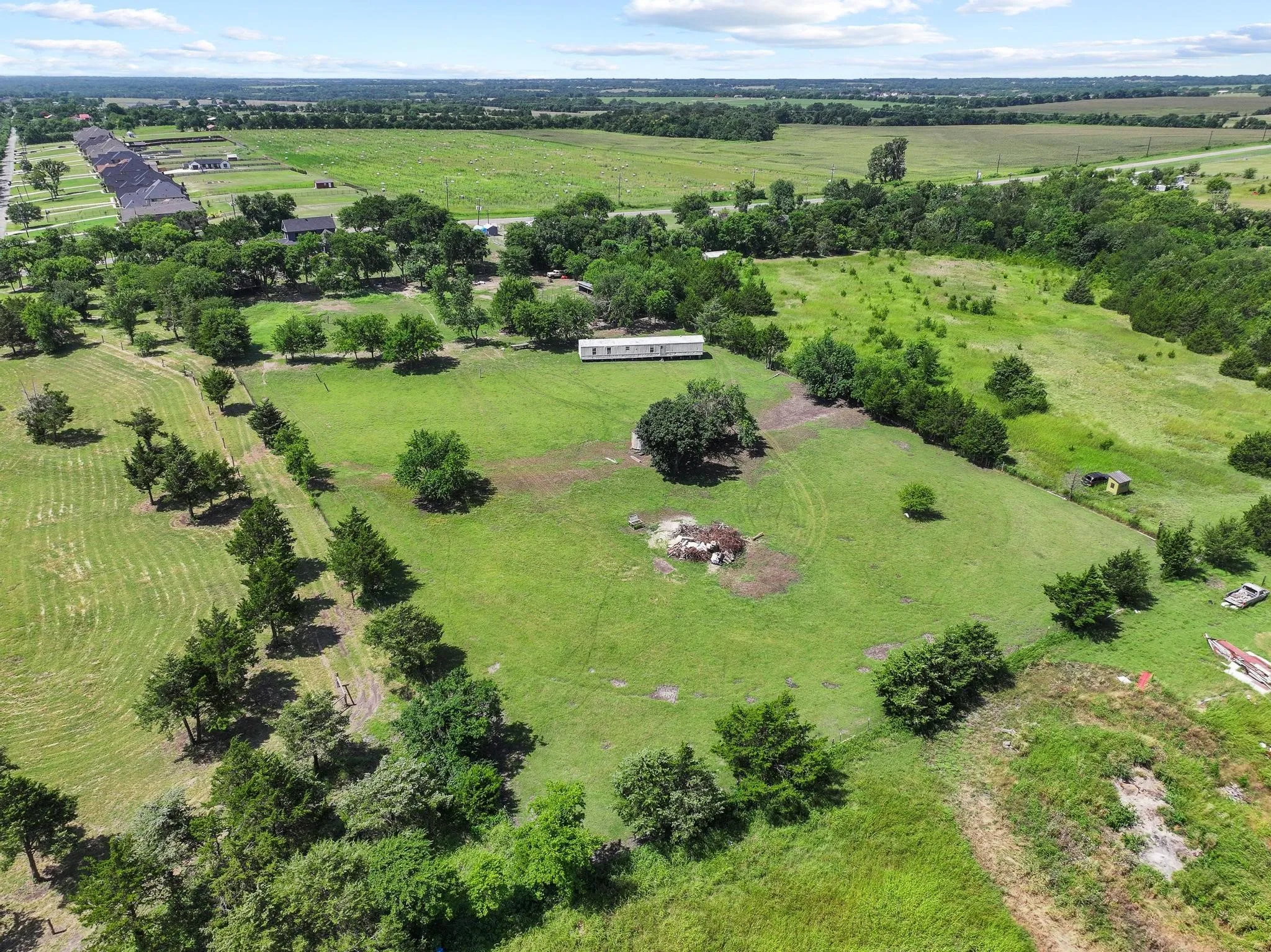 Single Family Residence For Sale in Grayson County , 4453 Fm 902, Howe, Texas 75459, 4 Bedrooms, 3 Bathrooms, 2 Garage spaces, 2,235 Sqft, built in 1960, Price $499,900, mls#21330172, Real Estate Agent in Howe, Homes For Sale in Grayson county, Homes For Sale in Howe, Realtor in Howe Texas, Real Estate Brokerage Independent Realty Texas, Luminita Cordes Realtor
