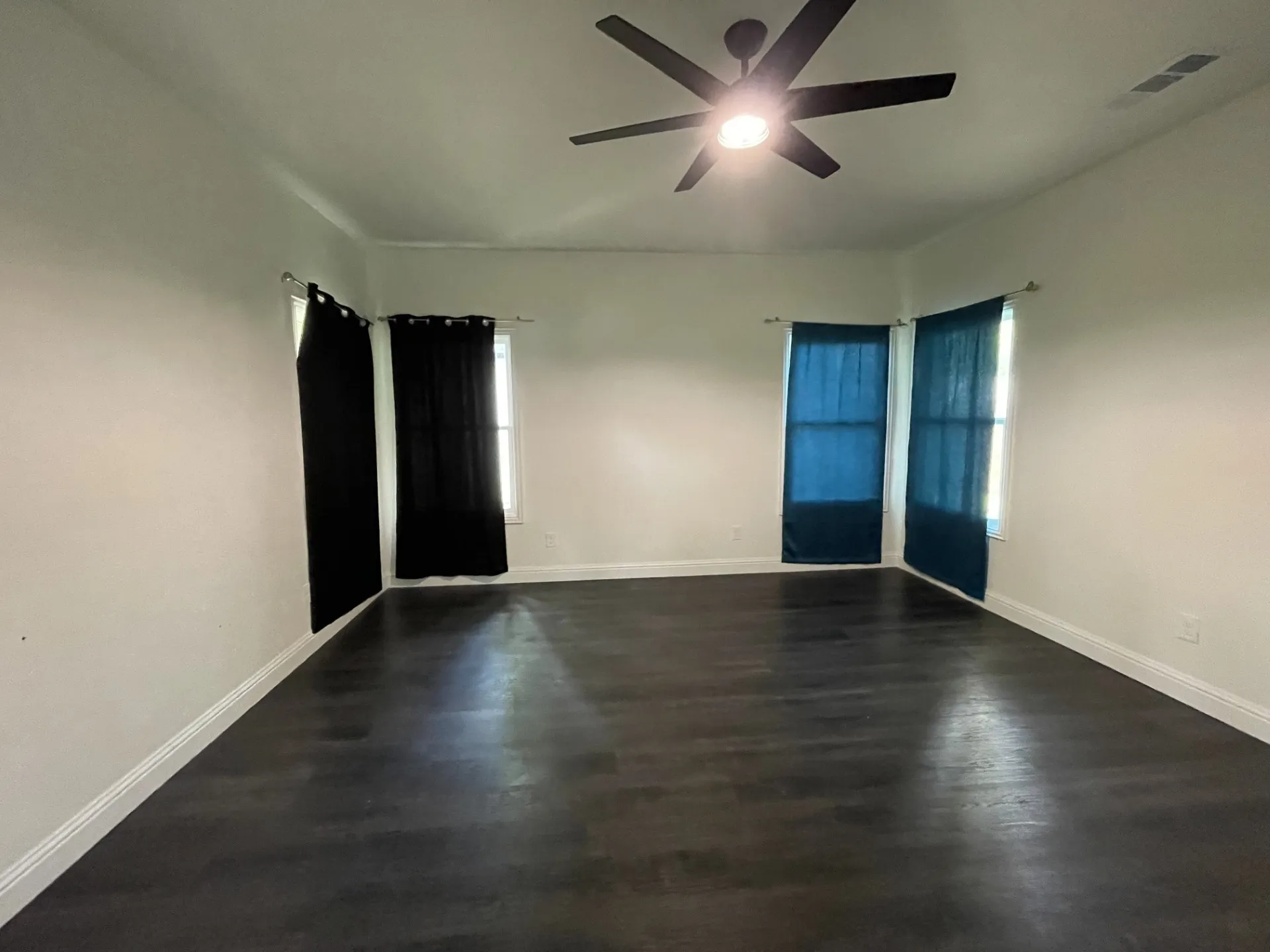 Single Family Residence For Rent in Tarrant County , 1302 E Humbolt Street, Fort Worth, Texas 76104, 3 Bedroom, 2 Bathroom, 1 Garage spaces, 1,737 Sqft, built in 2024, mls#21332176, Real Estate Agent in Fort Worth, Homes For Rent in Tarrant county, Homes For Rent in Fort Worth, Realtor in Fort Worth Texas, Real Estate Brokerage Independent Realty Texas, Luminita Cordes Realtor