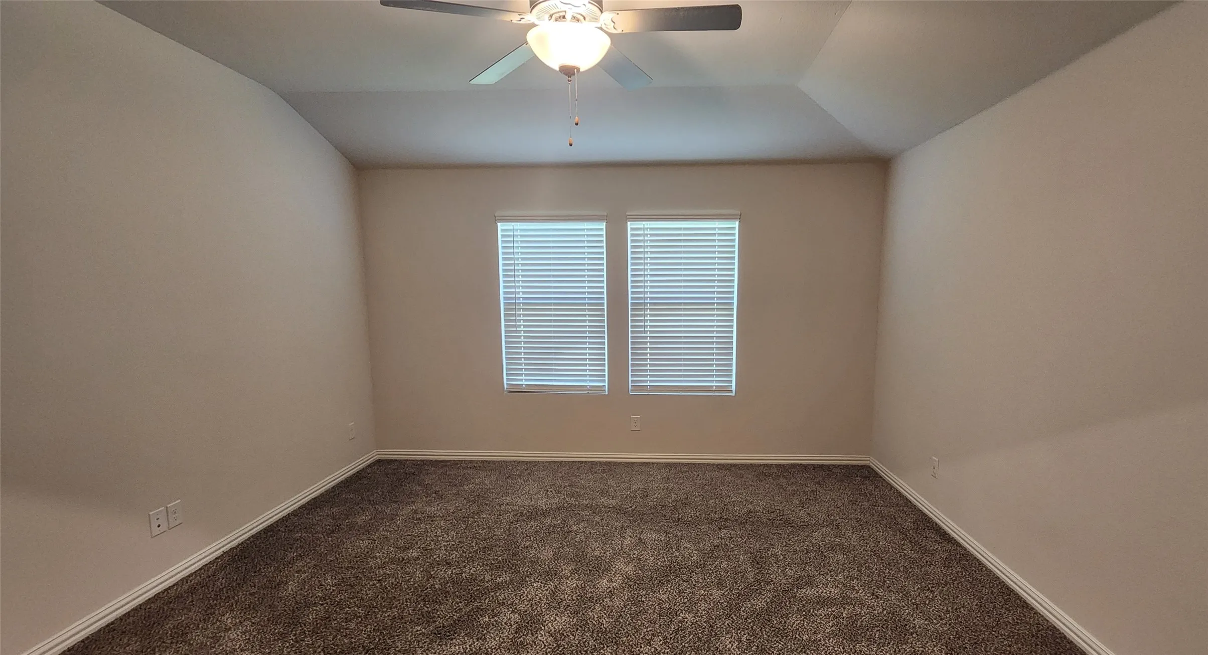 Single Family Residence For Sale in Tarrant County , 10628 Kootenai Street, Fort Worth, Texas 76179, 4 Bedroom, 3 Bathroom, 2 Garage spaces, 2,266 Sqft, built in 2021, mls#21330647, Real Estate Agent in Fort Worth, Homes For Sale in Tarrant county, Homes For Sale in Fort Worth, Realtor in Fort Worth Texas, Real Estate Brokerage Independent Realty Texas, Luminita Cordes Realtor