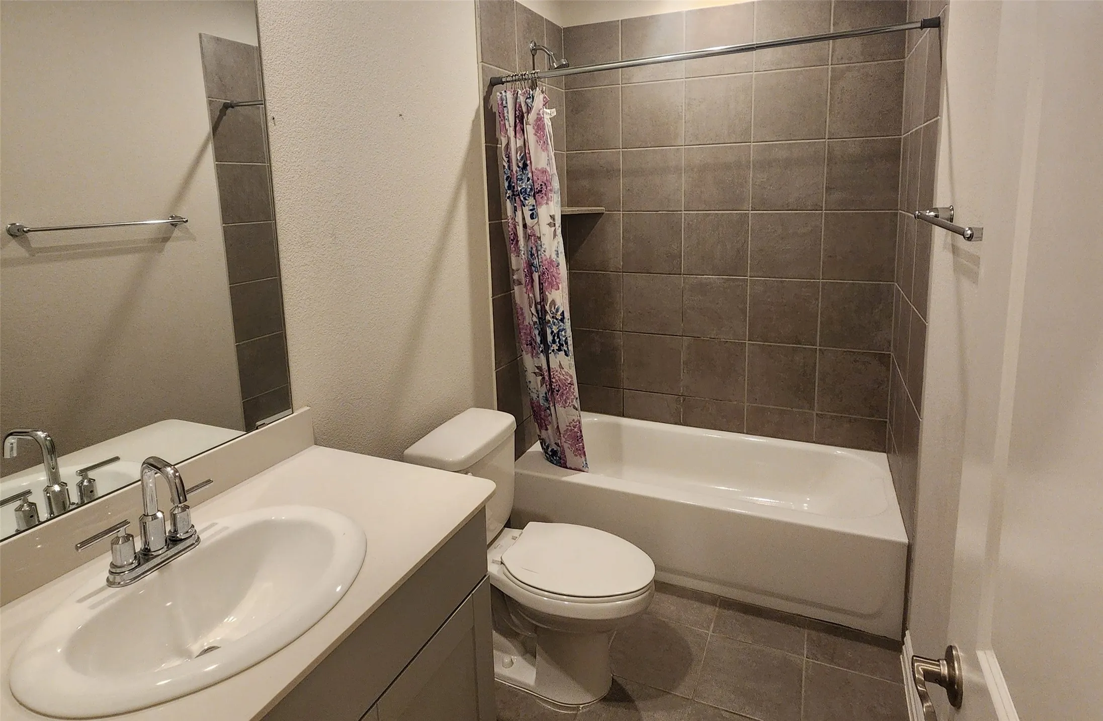 Single Family Residence For Sale in Tarrant County , 10628 Kootenai Street, Fort Worth, Texas 76179, 4 Bedroom, 3 Bathroom, 2 Garage spaces, 2,266 Sqft, built in 2021, mls#21330647, Real Estate Agent in Fort Worth, Homes For Sale in Tarrant county, Homes For Sale in Fort Worth, Realtor in Fort Worth Texas, Real Estate Brokerage Independent Realty Texas, Luminita Cordes Realtor