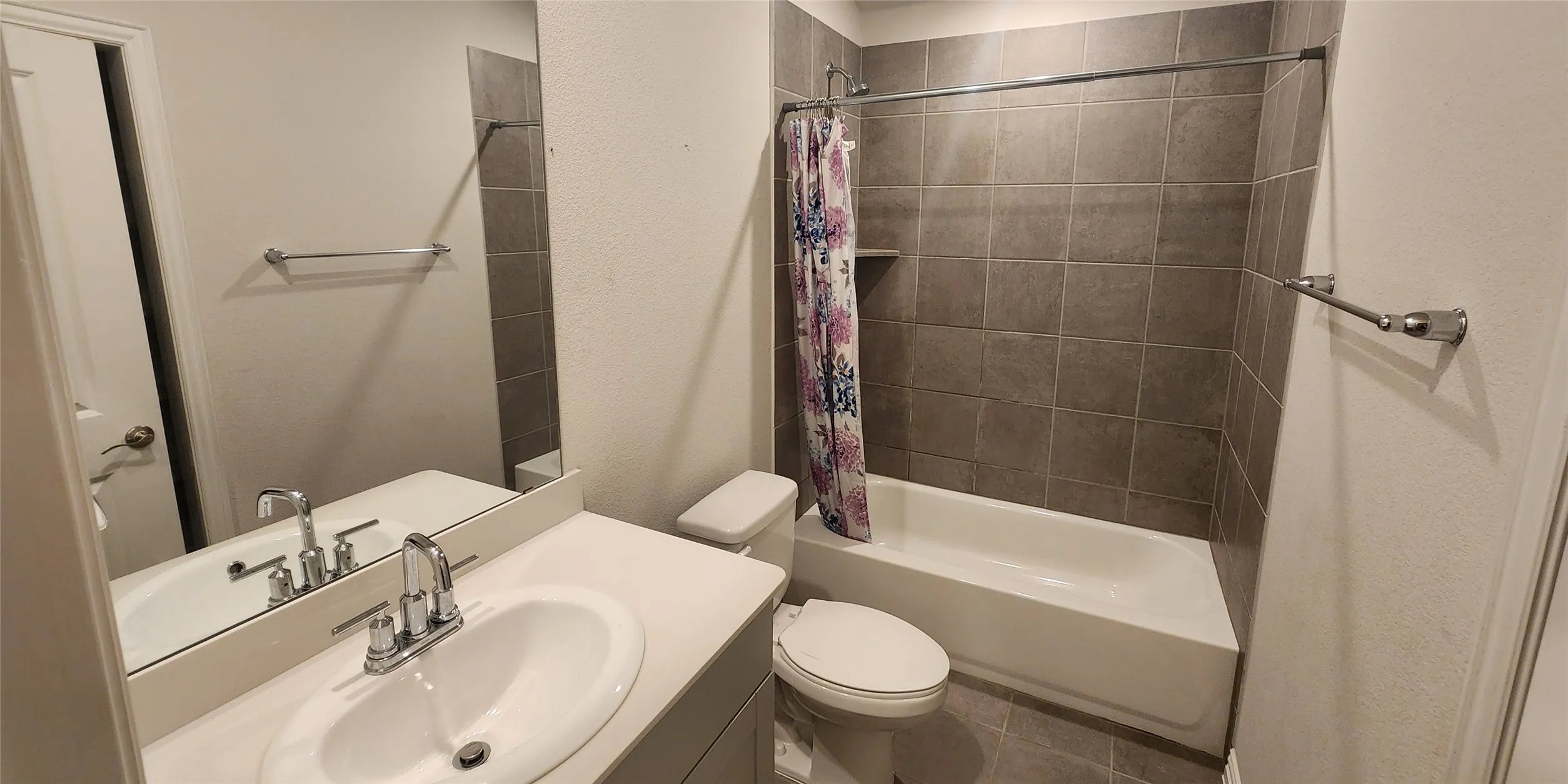 Single Family Residence For Sale in Tarrant County , 10628 Kootenai Street, Fort Worth, Texas 76179, 4 Bedroom, 3 Bathroom, 2 Garage spaces, 2,266 Sqft, built in 2021, mls#21330647, Real Estate Agent in Fort Worth, Homes For Sale in Tarrant county, Homes For Sale in Fort Worth, Realtor in Fort Worth Texas, Real Estate Brokerage Independent Realty Texas, Luminita Cordes Realtor