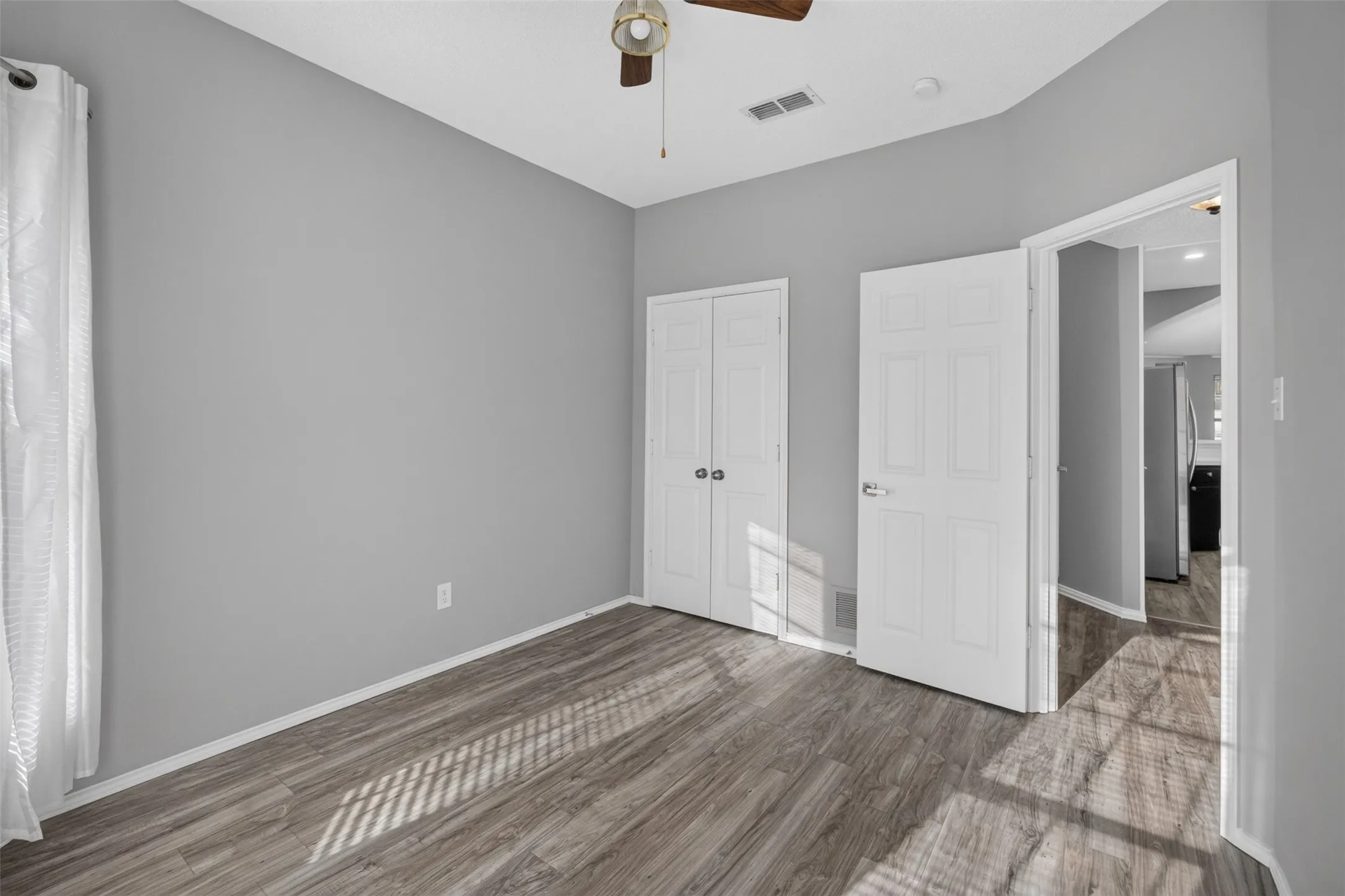Single Family Residence For Sale in Tarrant County , 3514 Daisy Lane, Grand Prairie, Texas 75052, 3 Bedroom, 2 Bathroom, 2 Garage spaces, 1,586 Sqft, built in 1993, mls#21332180, Real Estate Agent in Grand Prairie, Homes For Sale in Tarrant county, Homes For Sale in Grand Prairie, Realtor in Grand Prairie Texas, Real Estate Brokerage Independent Realty Texas, Luminita Cordes Realtor
