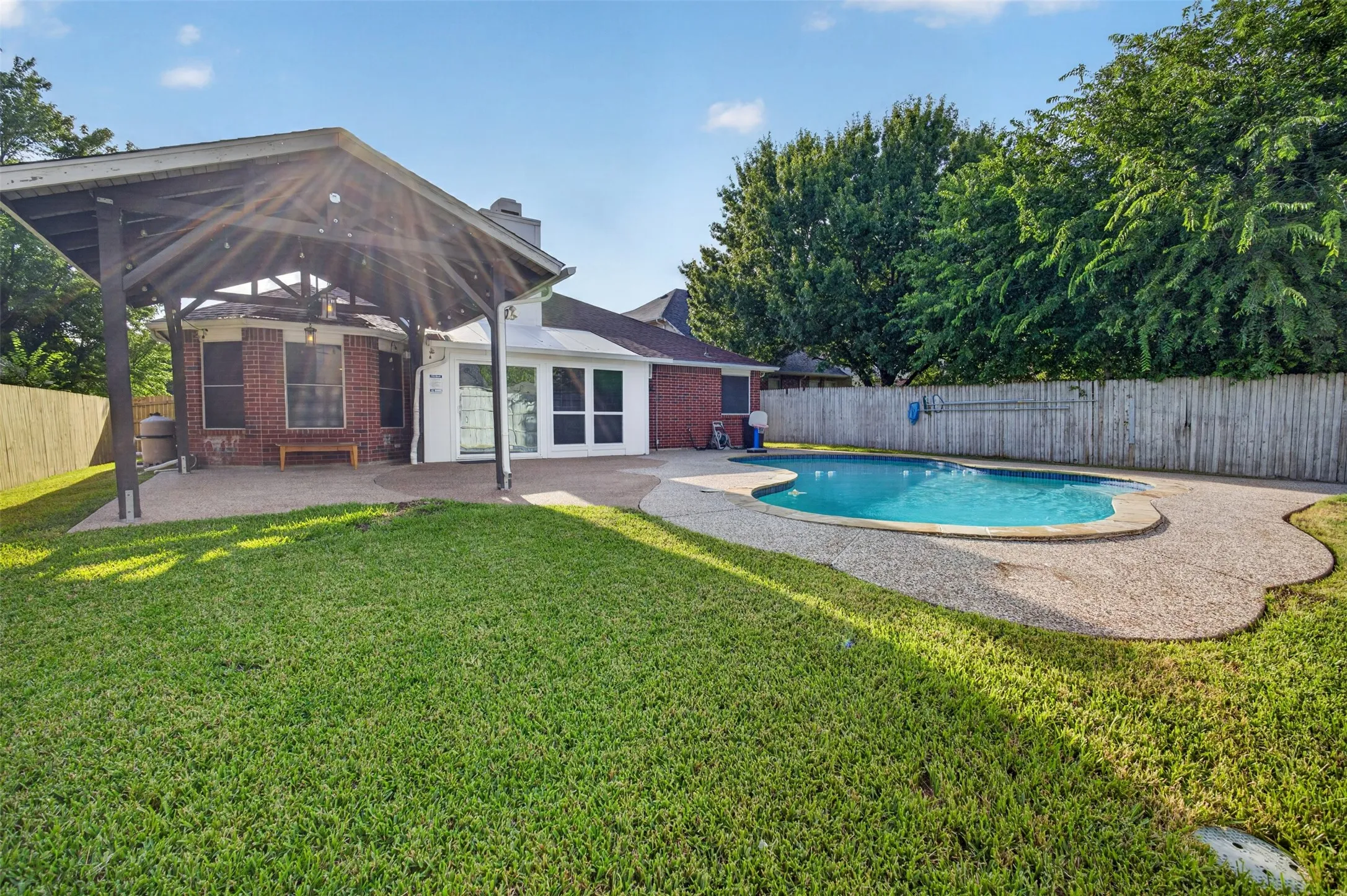 Single Family Residence For Sale in Tarrant County , 3514 Daisy Lane, Grand Prairie, Texas 75052, 3 Bedroom, 2 Bathroom, 2 Garage spaces, 1,586 Sqft, built in 1993, mls#21332180, Real Estate Agent in Grand Prairie, Homes For Sale in Tarrant county, Homes For Sale in Grand Prairie, Realtor in Grand Prairie Texas, Real Estate Brokerage Independent Realty Texas, Luminita Cordes Realtor